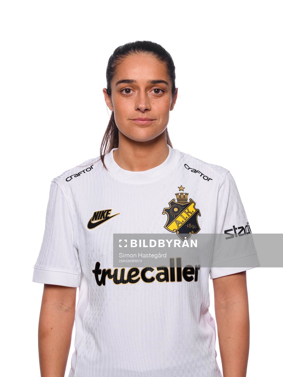 Daniella Famili