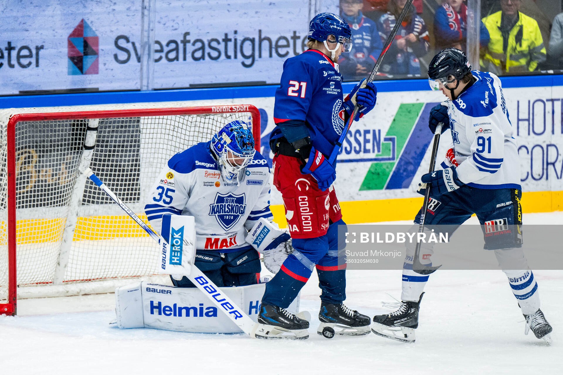Karlskogas målvakt Lars Volden och Oskarshamns Hampus