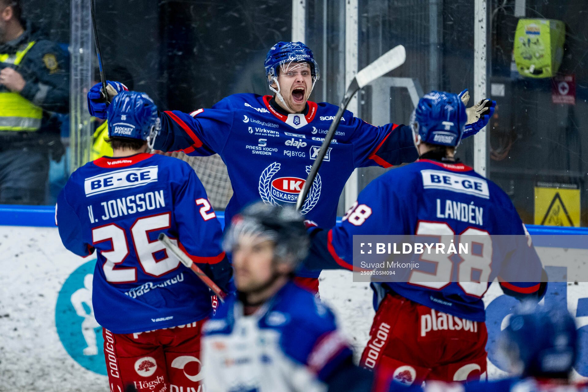 Oskarshamns Hampus Karlsson jublar
