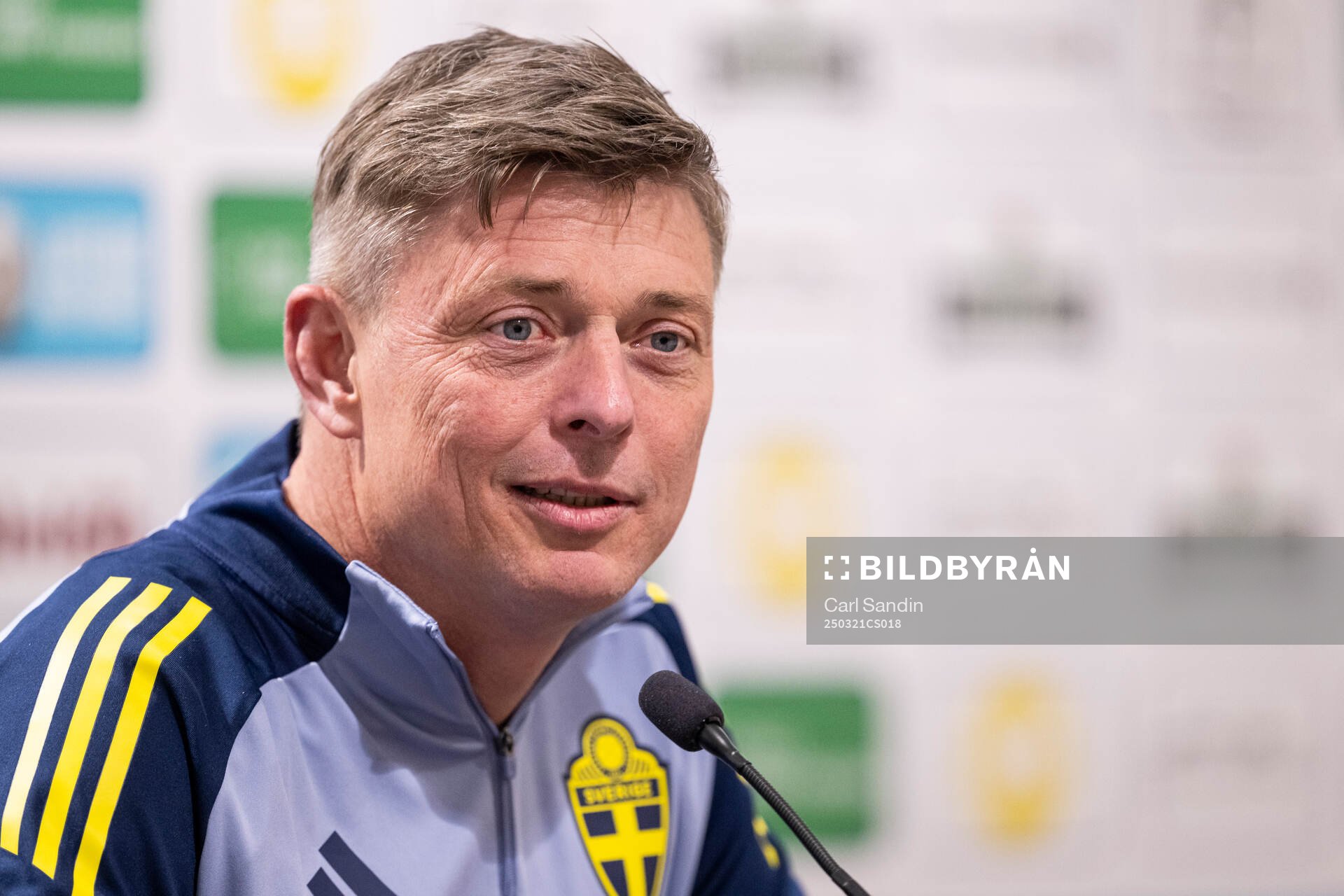 Head coach Jon Dahl Tomasson of the Swedish men's national