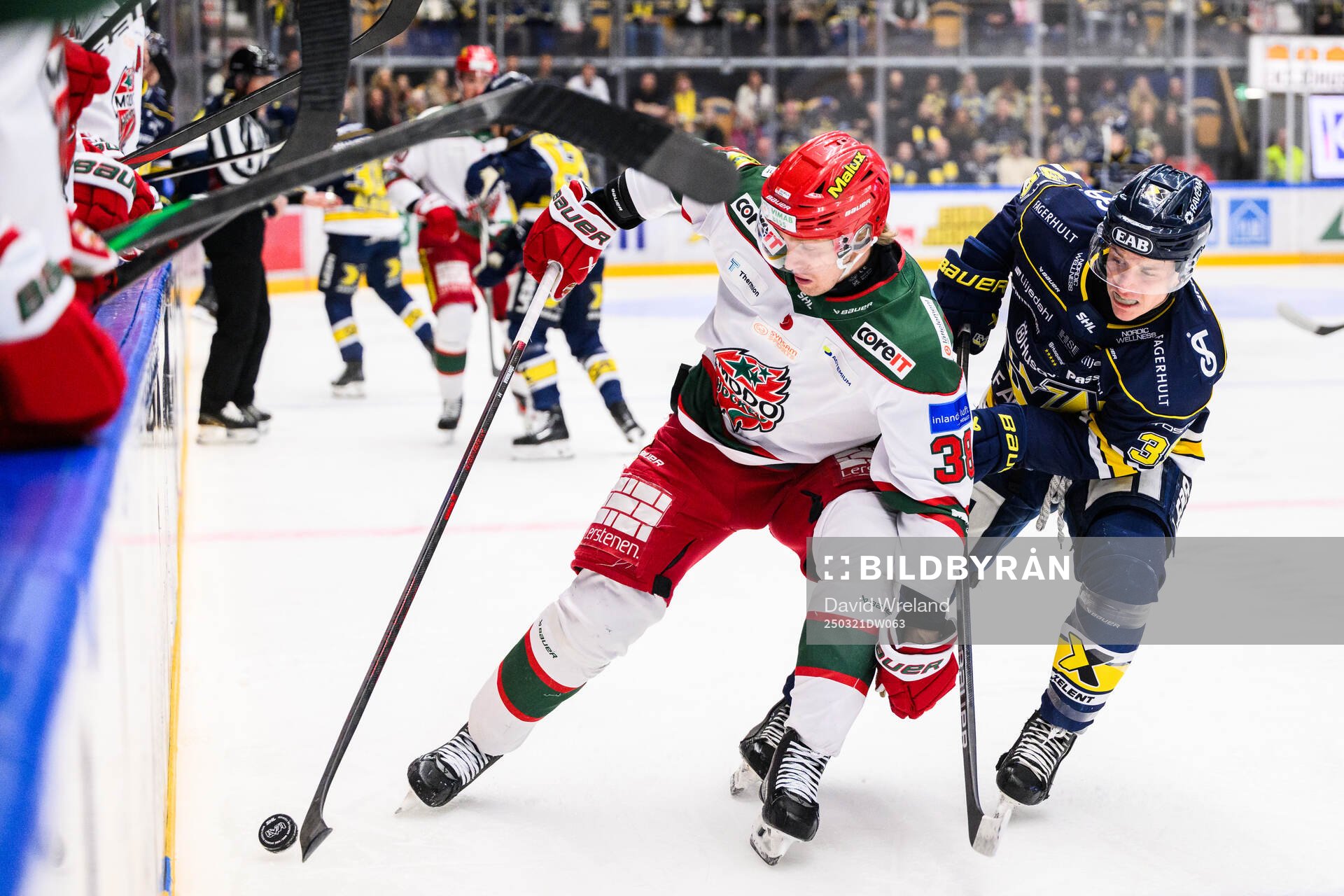 Modos Johan Södergran och HV71s Jamiro Reber