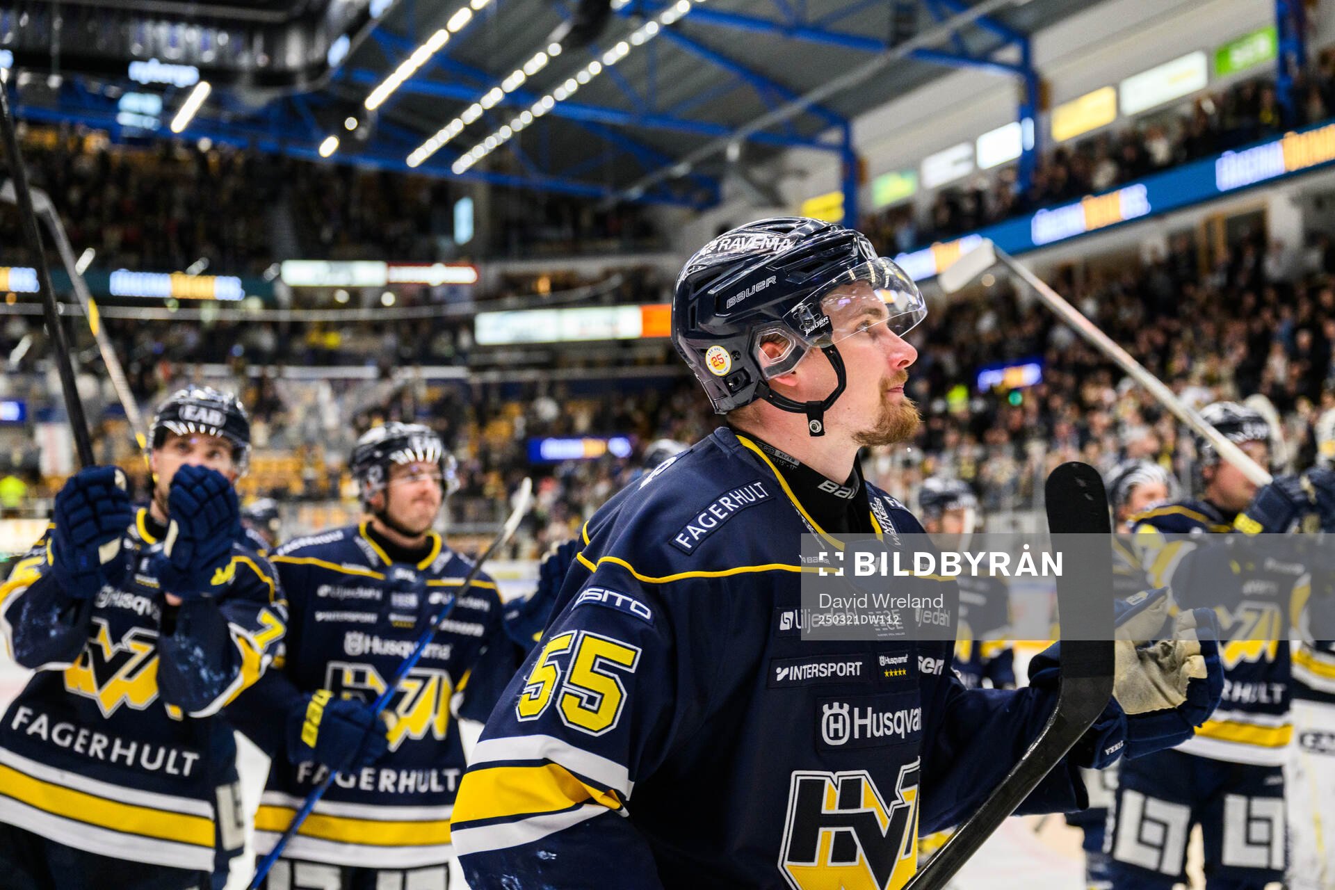 HV71s Mikael Seppälä jublar