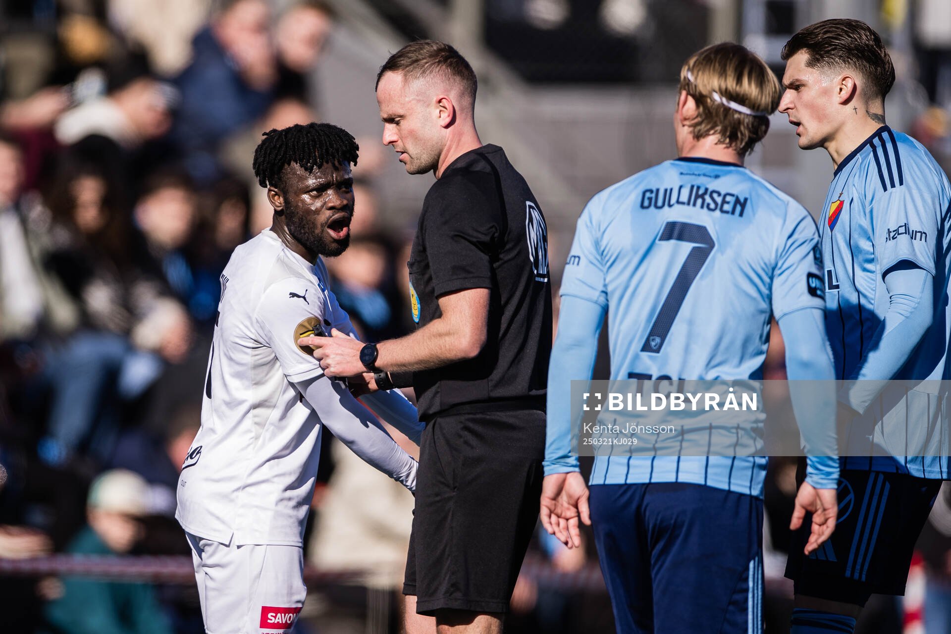 KuPS Clinton Antwi och Djurgårdens Tobias Gulliksen