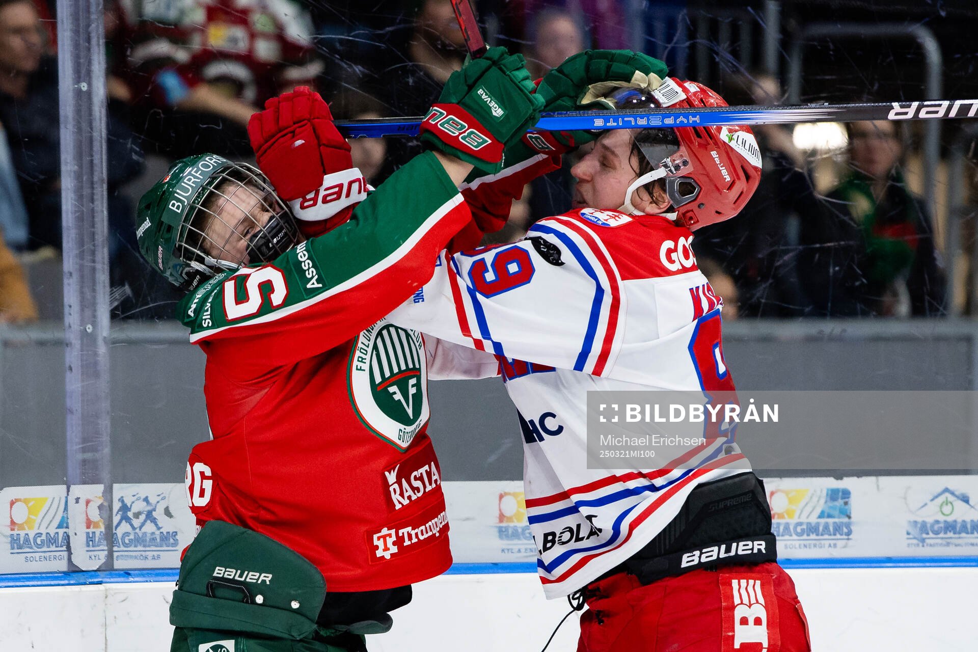 Frölundas Ivar Stenberg och Timrås Oliver Kapanen