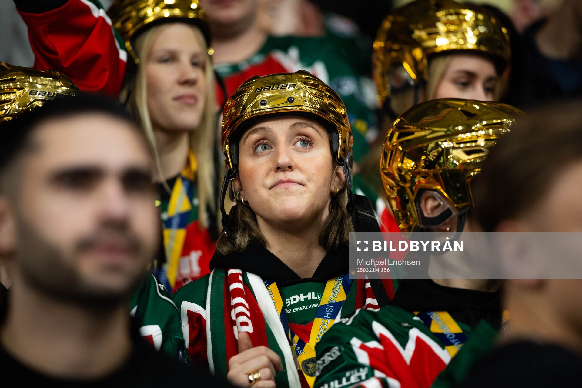 Frölundas lagkapten för damlagen Hanna Olsson i publiken