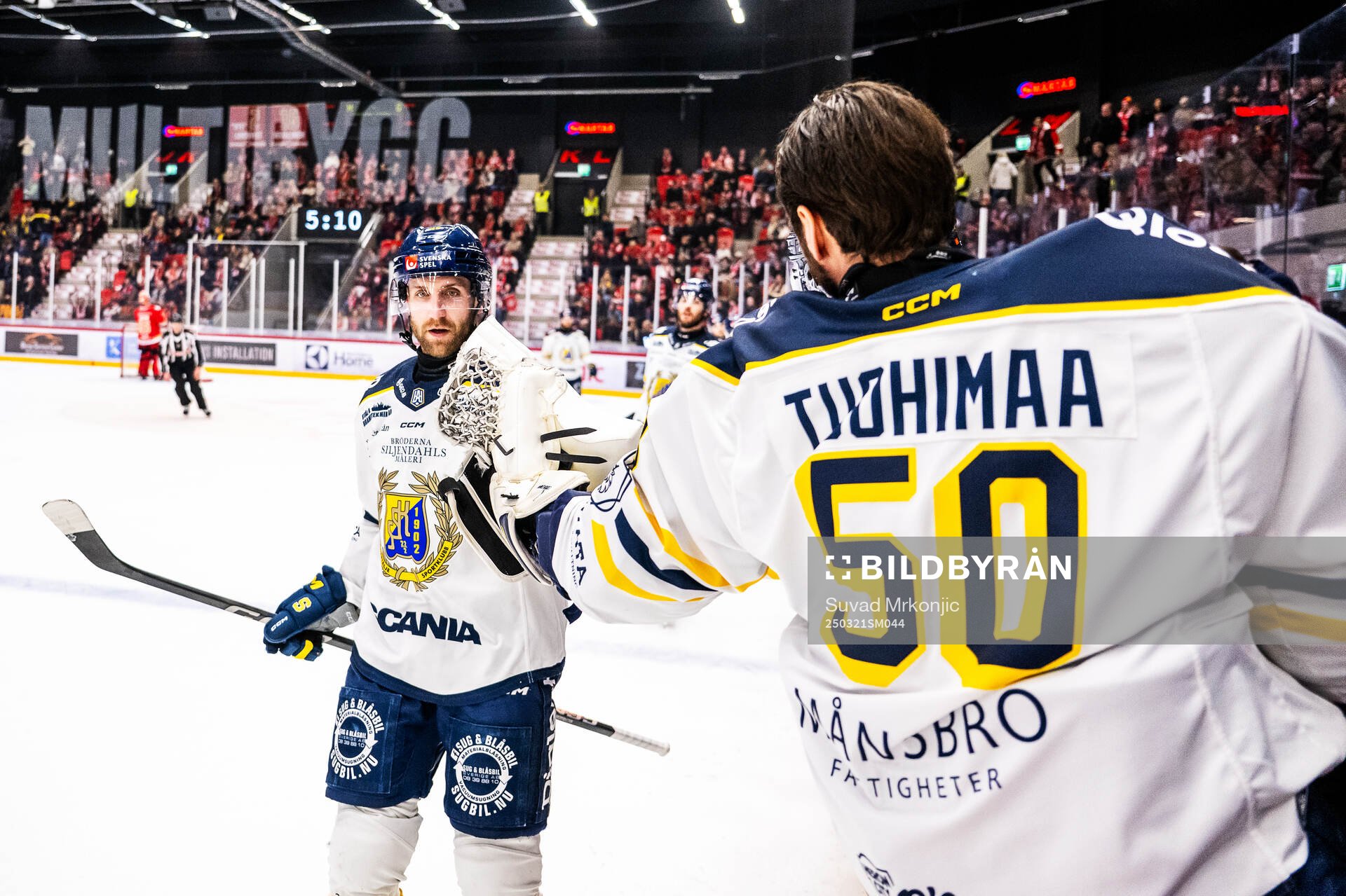 Södertäljes Sebastian Dyk jublar