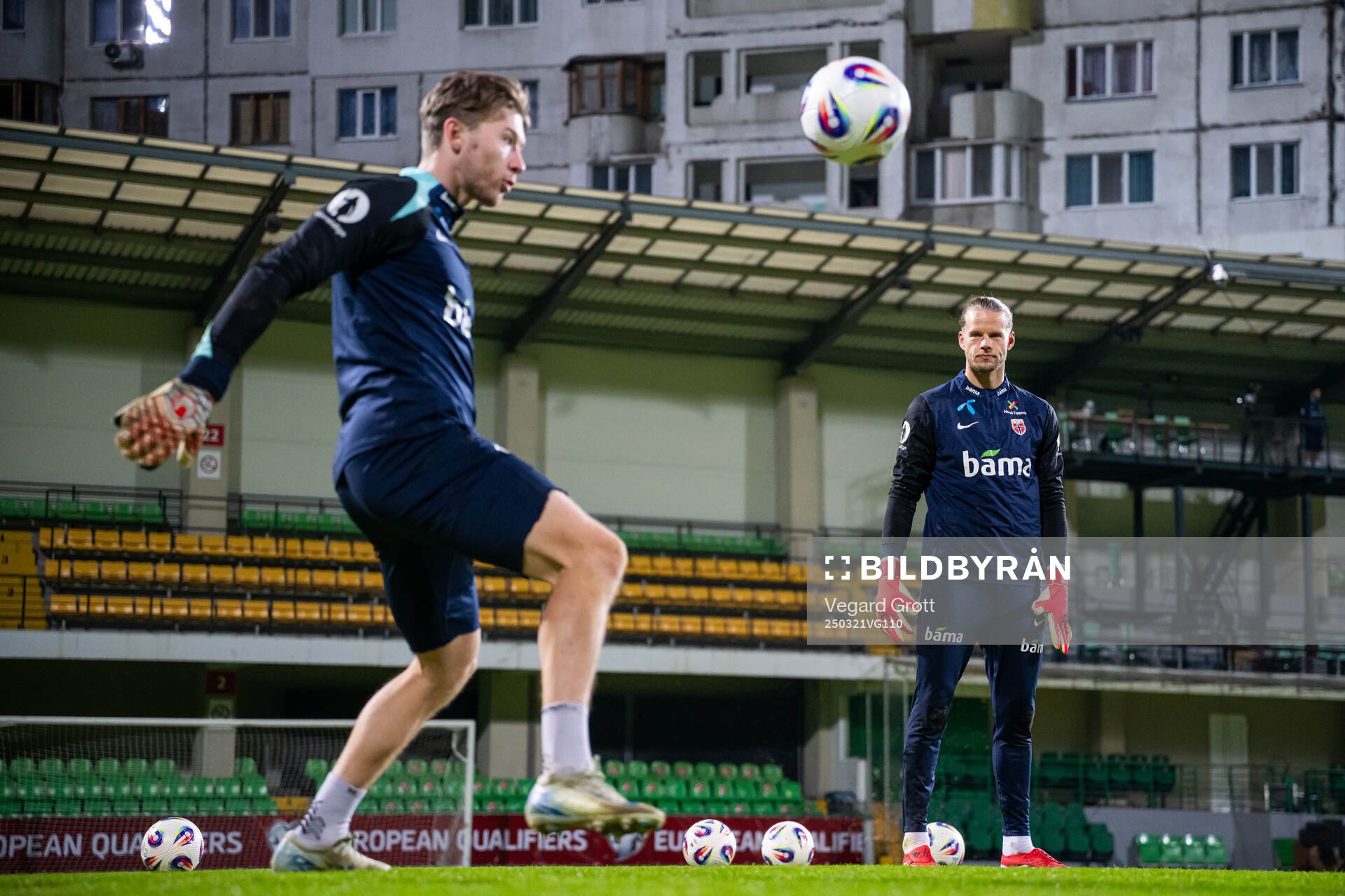 Goalkeeper Mathias Dyngeland and goalkeeper Ørjan