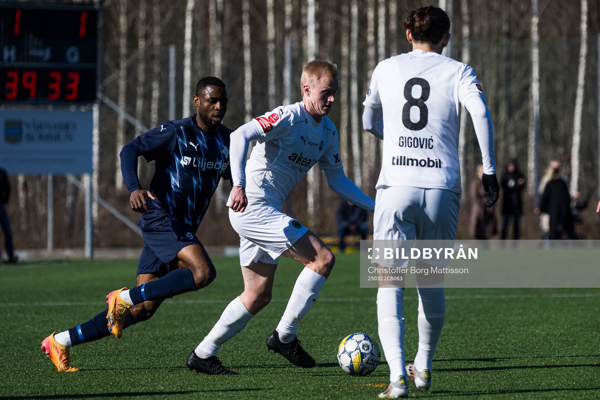Värnamos Johnbosco Samuel Kalu och Helsingborgs Oscar Aga