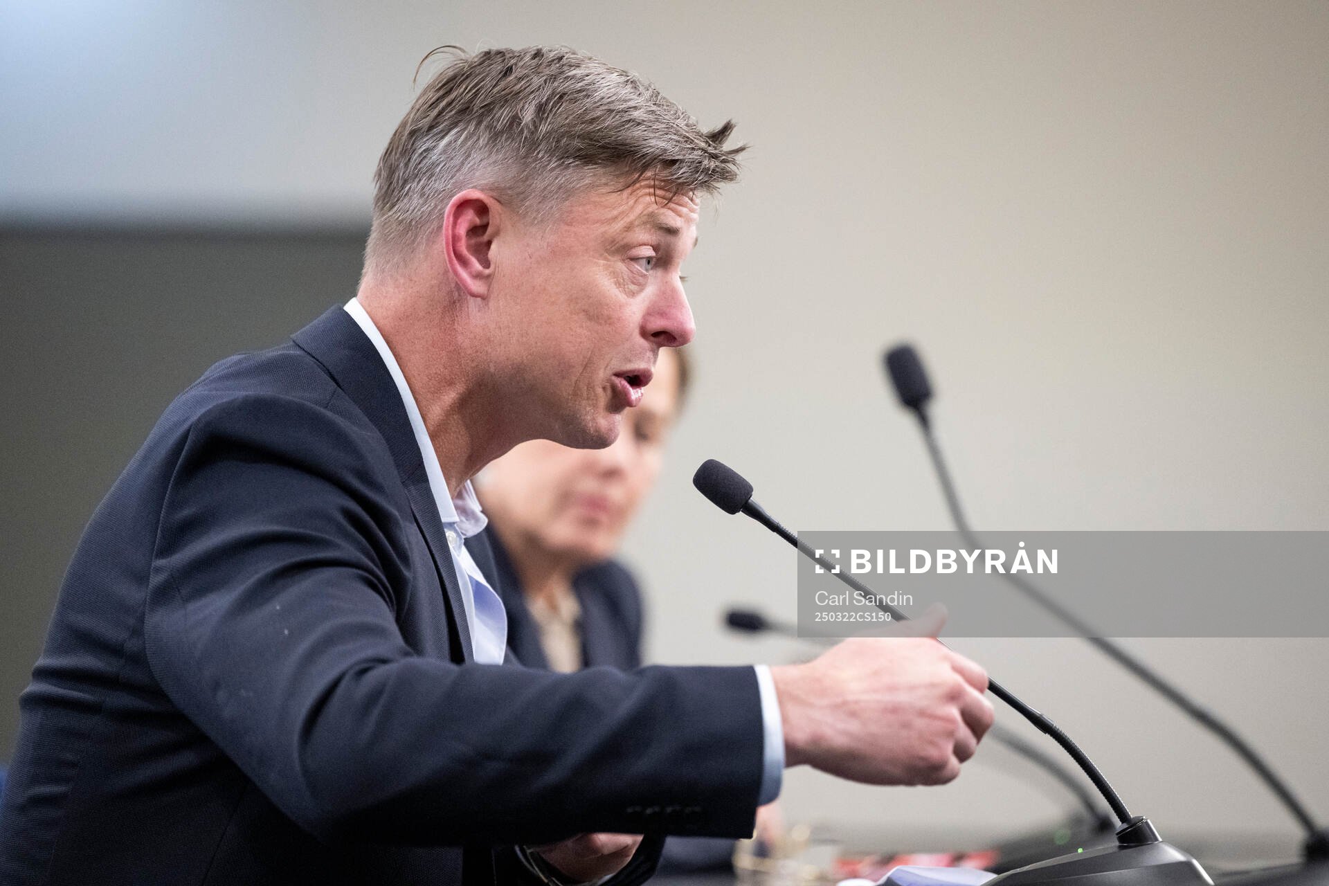 Head coach Jon Dahl Tomasson of Sweden