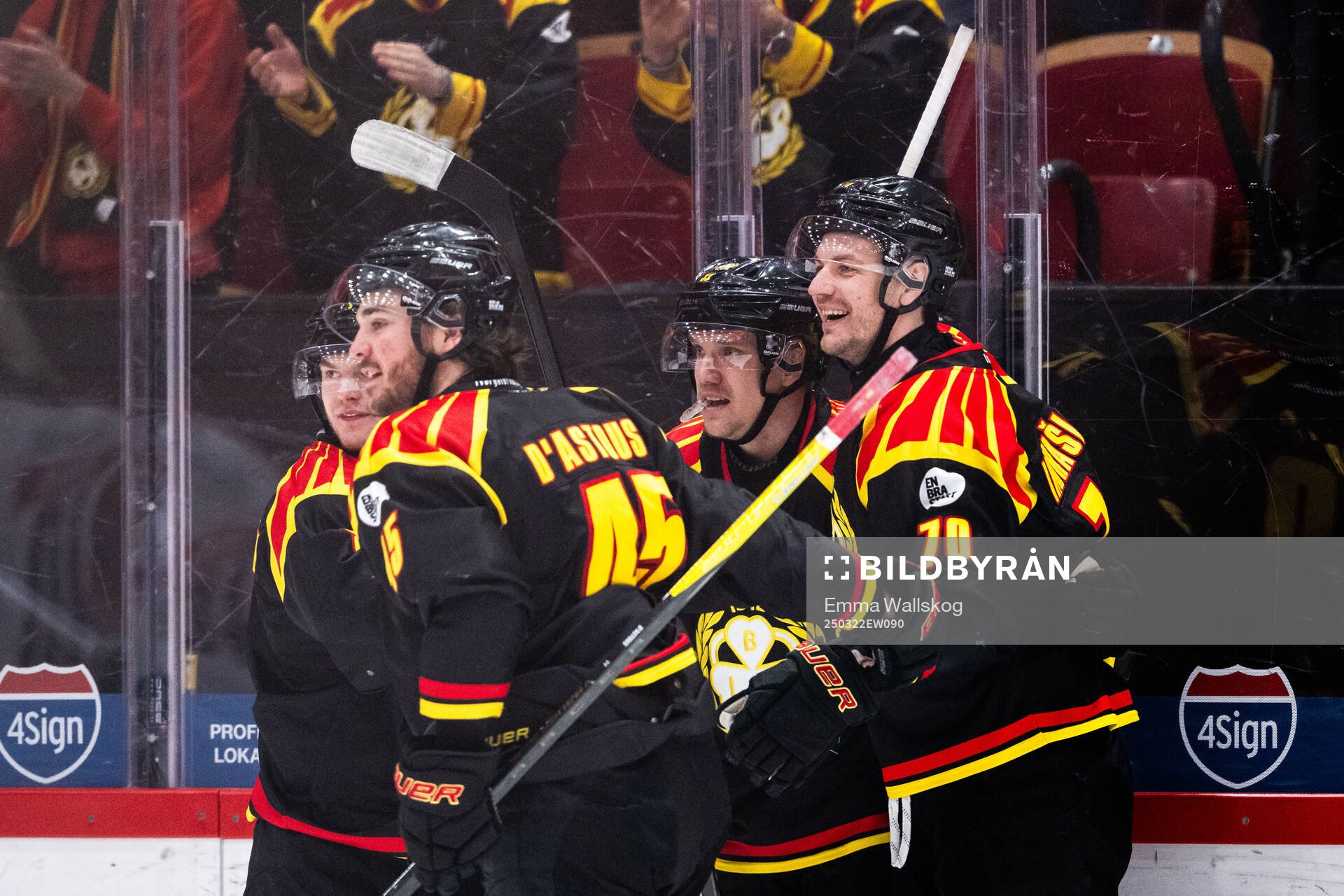 Brynäs Jakob Silfverberg jublar med Charles-Édouard