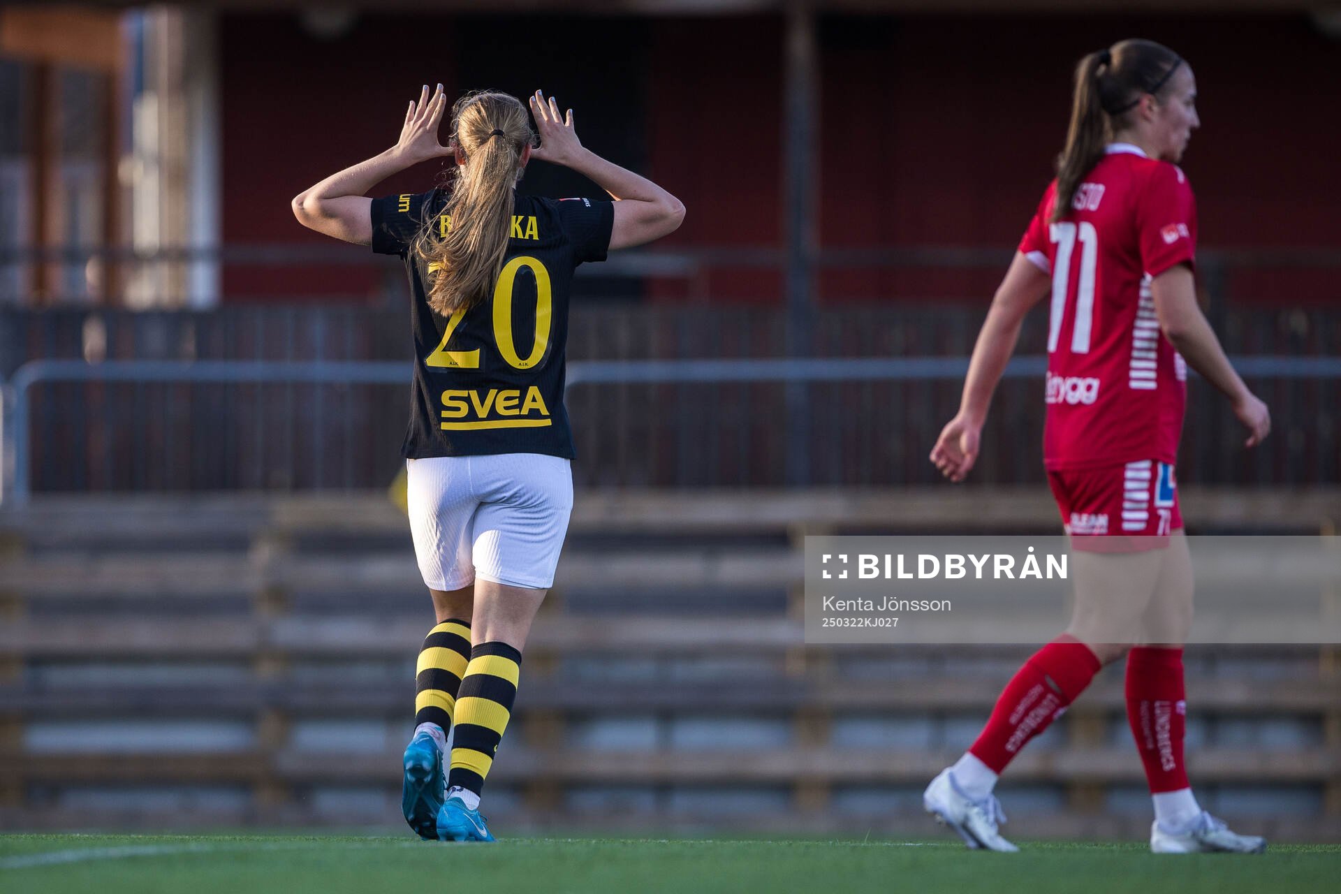 AIKs Aleksandra Bogucka jublar