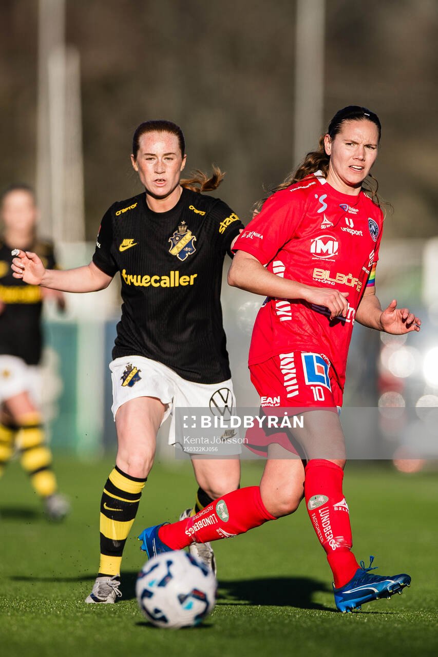 AIKs Ella Reidy och Linköpings Emma Lennartsson
