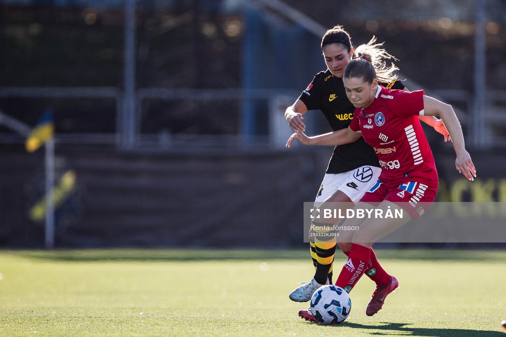 AIKs Daniella Famili och Linköpings Irene Dirdal