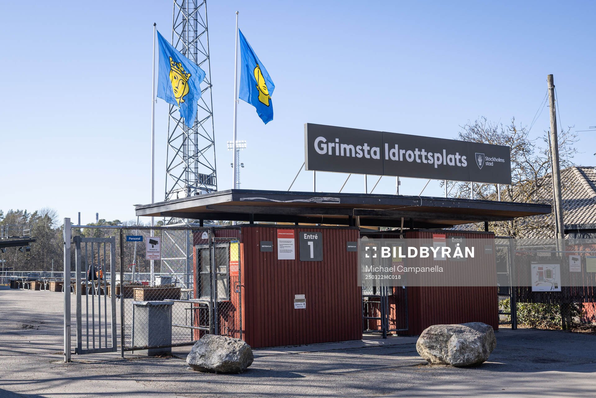 Vy utanför Grimsta IP innan fotbollsmatchen i