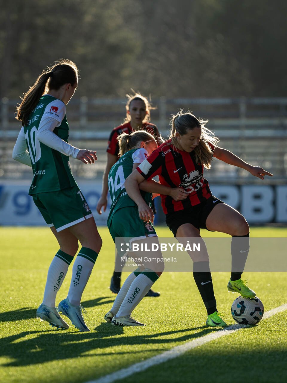 Alingsås Alma Öberg och Saga Fredgren mot Brommapojkarnas