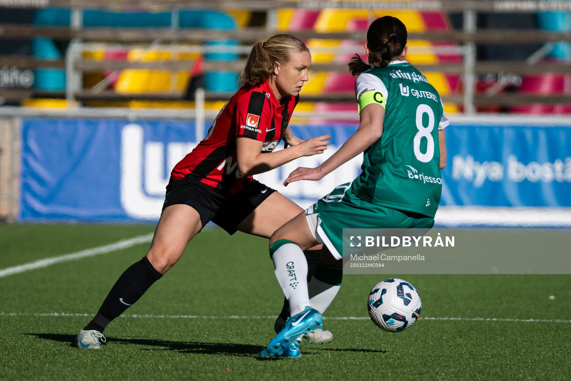 Brommapojkarnas Joanna Aalstad Bækkelund under fotbollsmatchen i Damallsvenskan mellan Brommapojkarna och Alingsås den 22 mars 2025 i Stockholm.