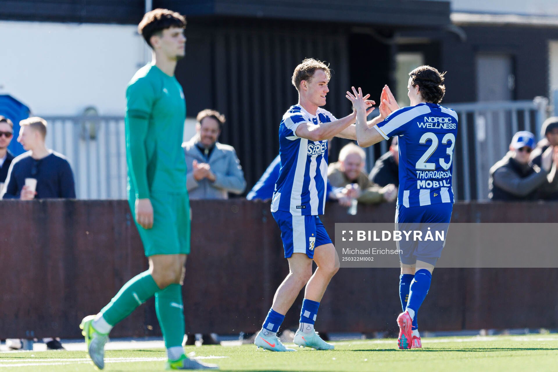 IFK Göteborgs Max Fenger jublar