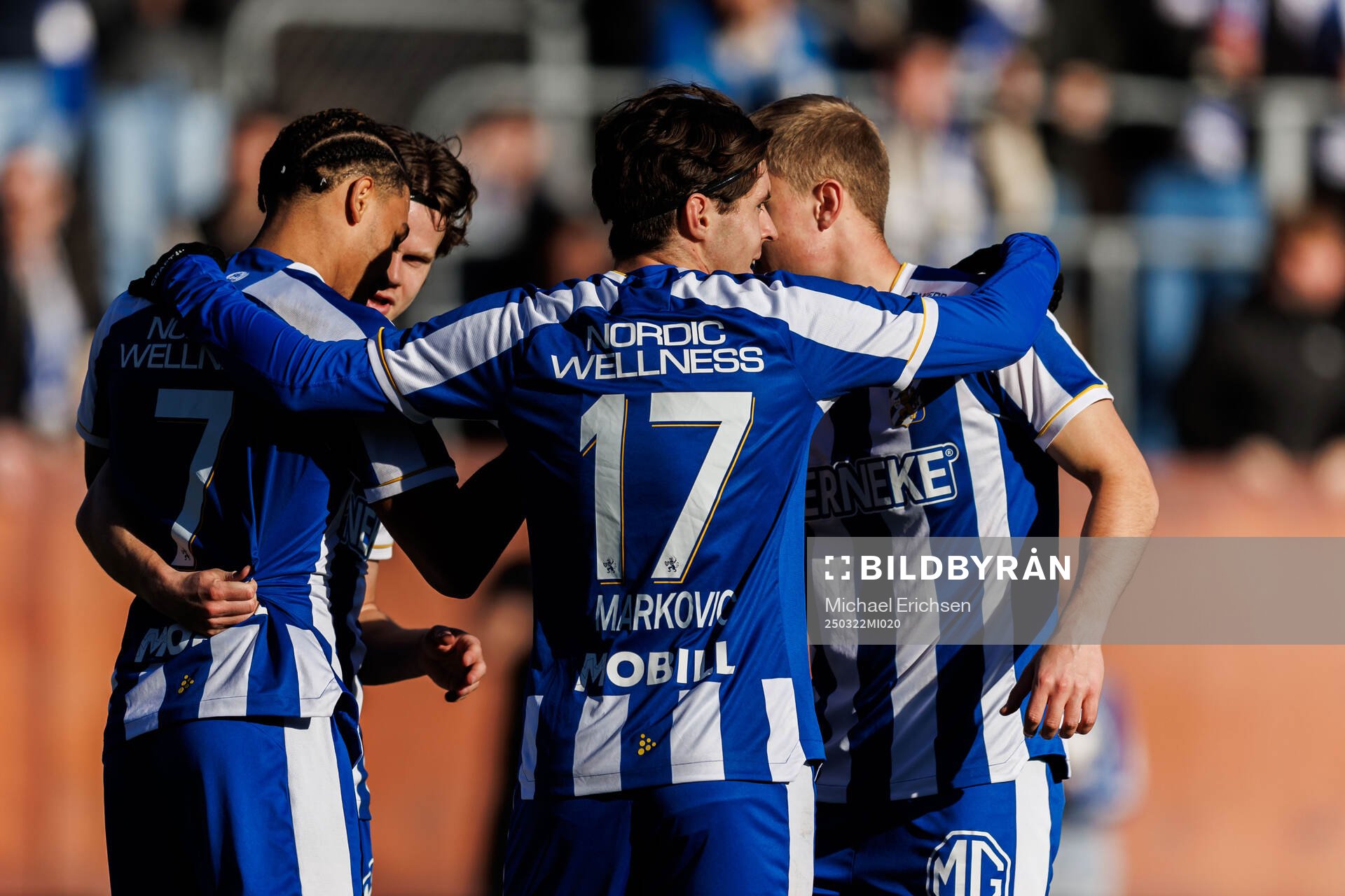 IFK Göteborgs Sebastian Clemmensen jublar med lagkamrater