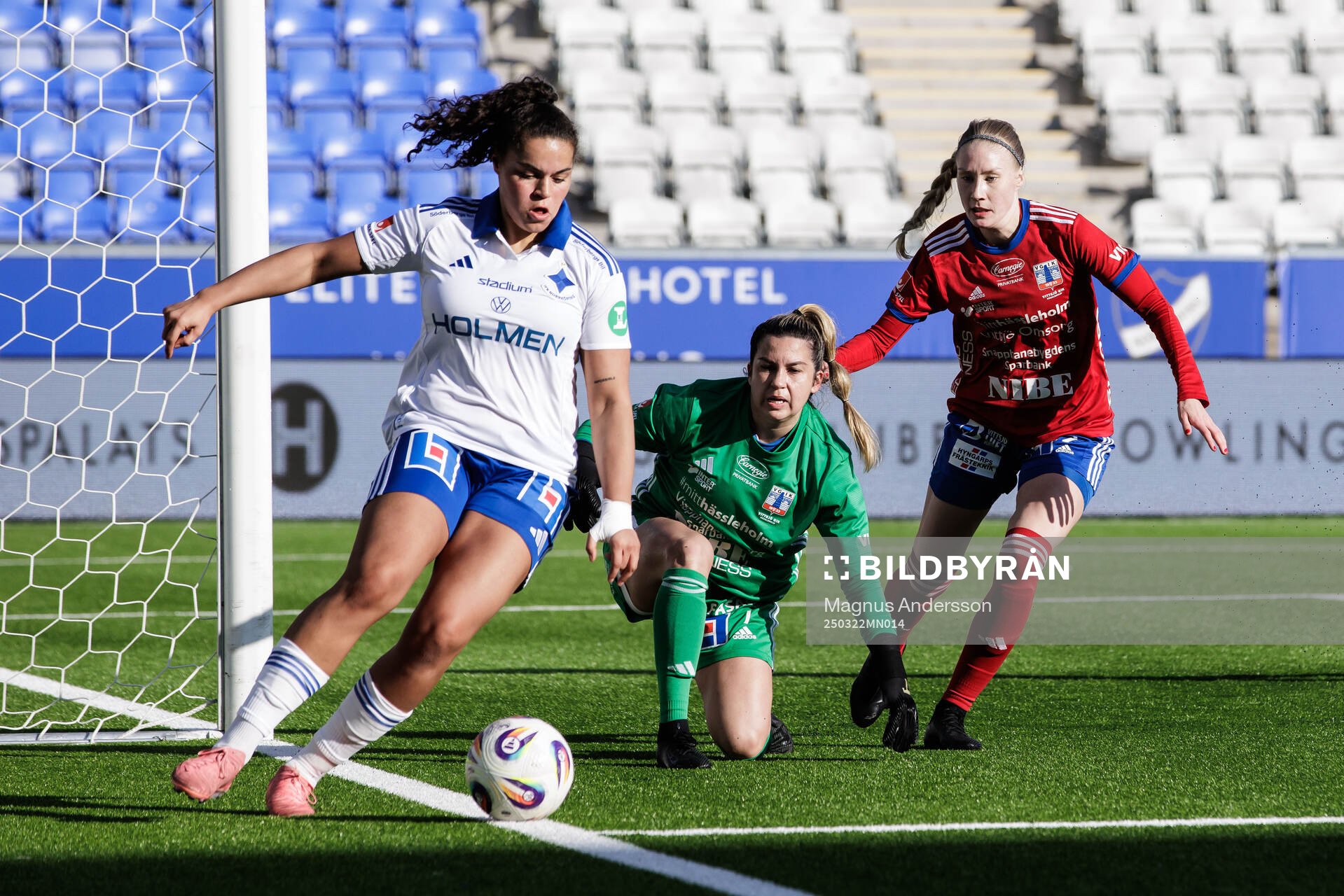 IFK Norrköpings Jada Conijnenberg och Vittsjös målvakt