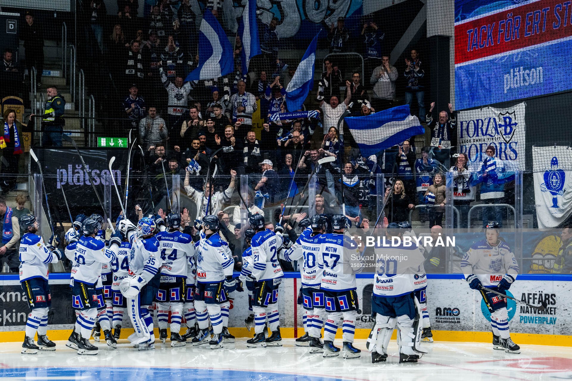 Karlskoga spelare jublar