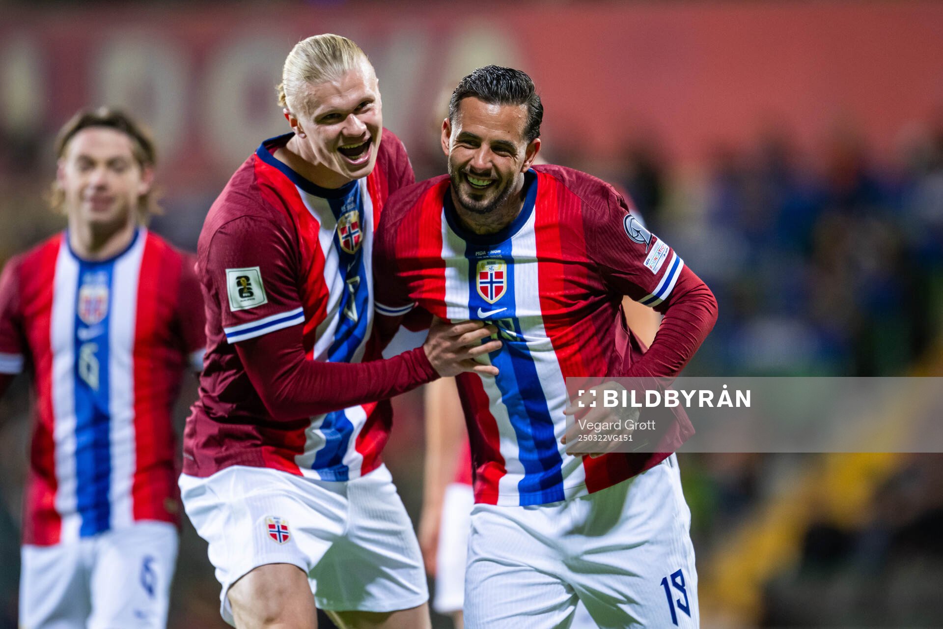 Aron Dønnum of Norway celebrates with teammate Erling