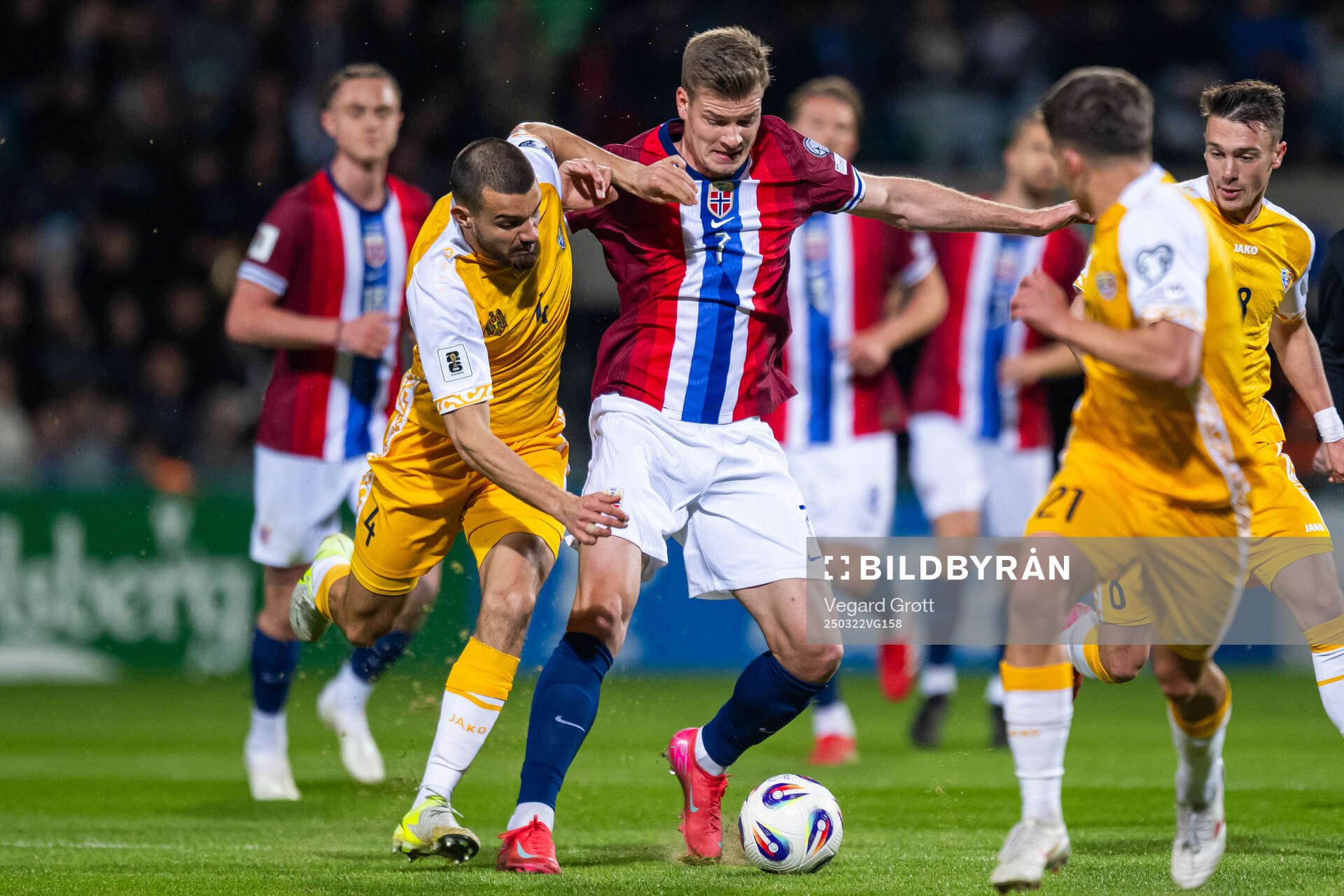 Vladislav Baboglo of Moldova and Alexander Sørloth of