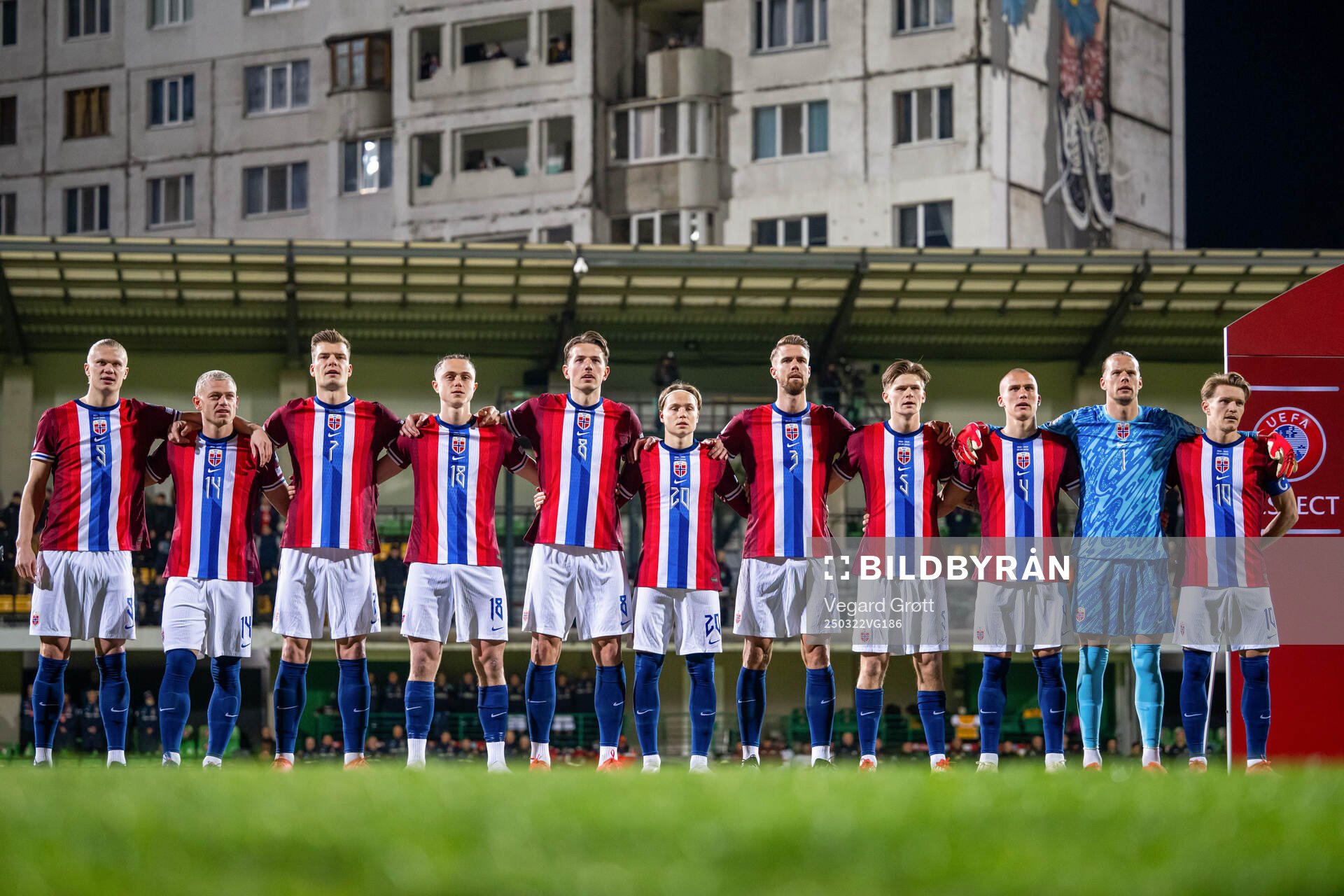 Players of Norway line up