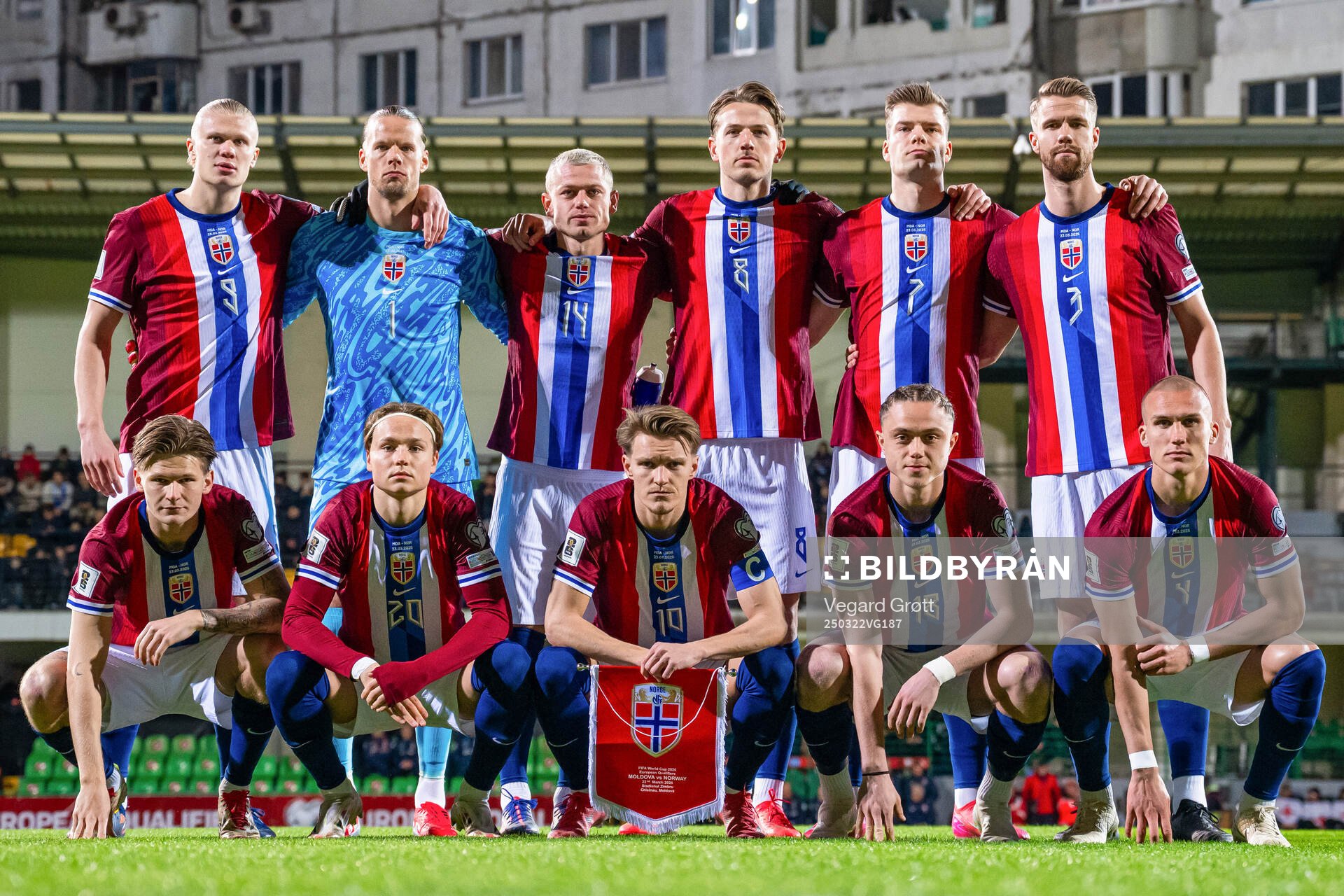 The starting eleven of Norway pose for a team photo
