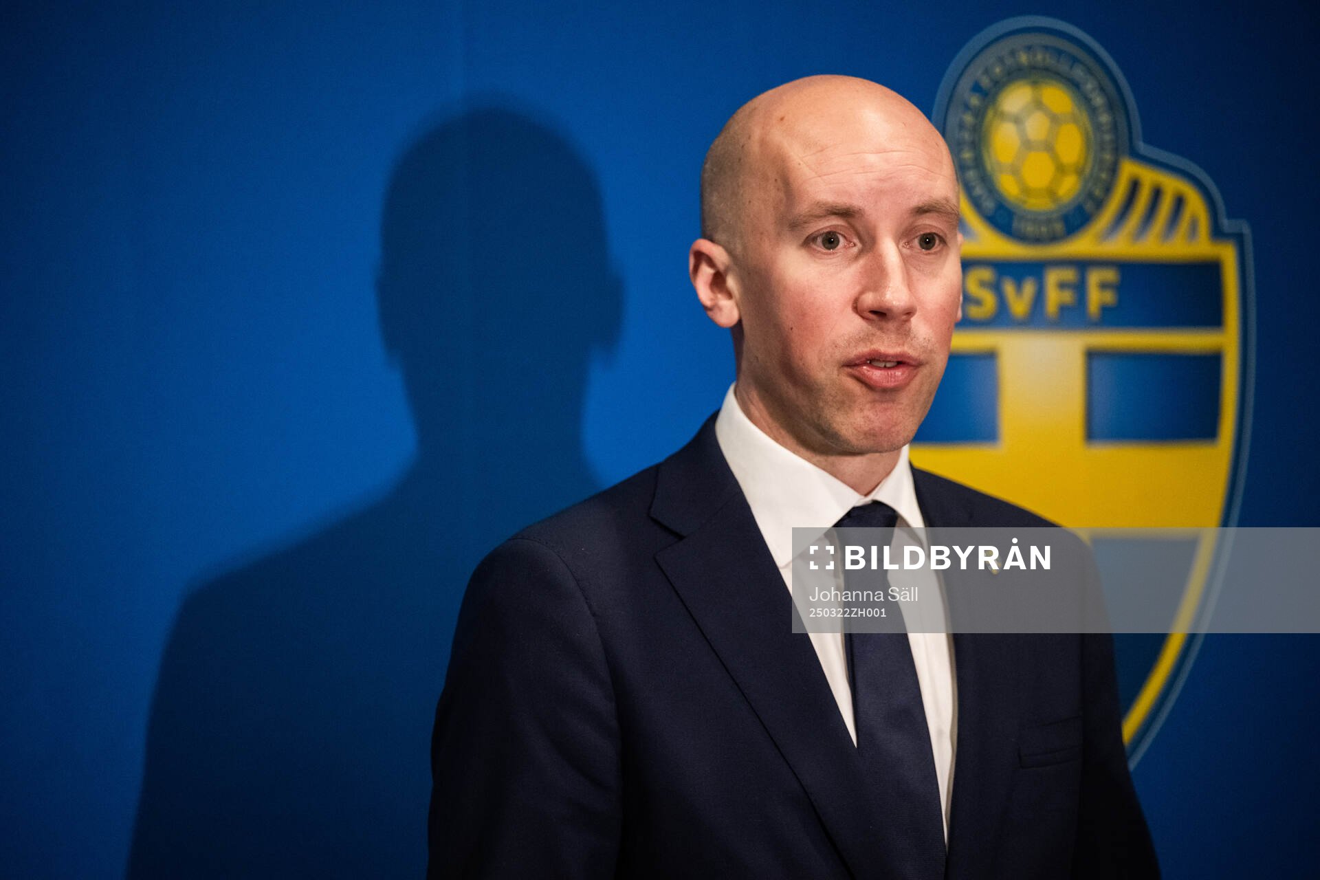 Nyvalda förbundsordförande Simon Åström efter Svenska Fotbollförbundets årsmöte den 22 mars 2025 i Stockholm. 