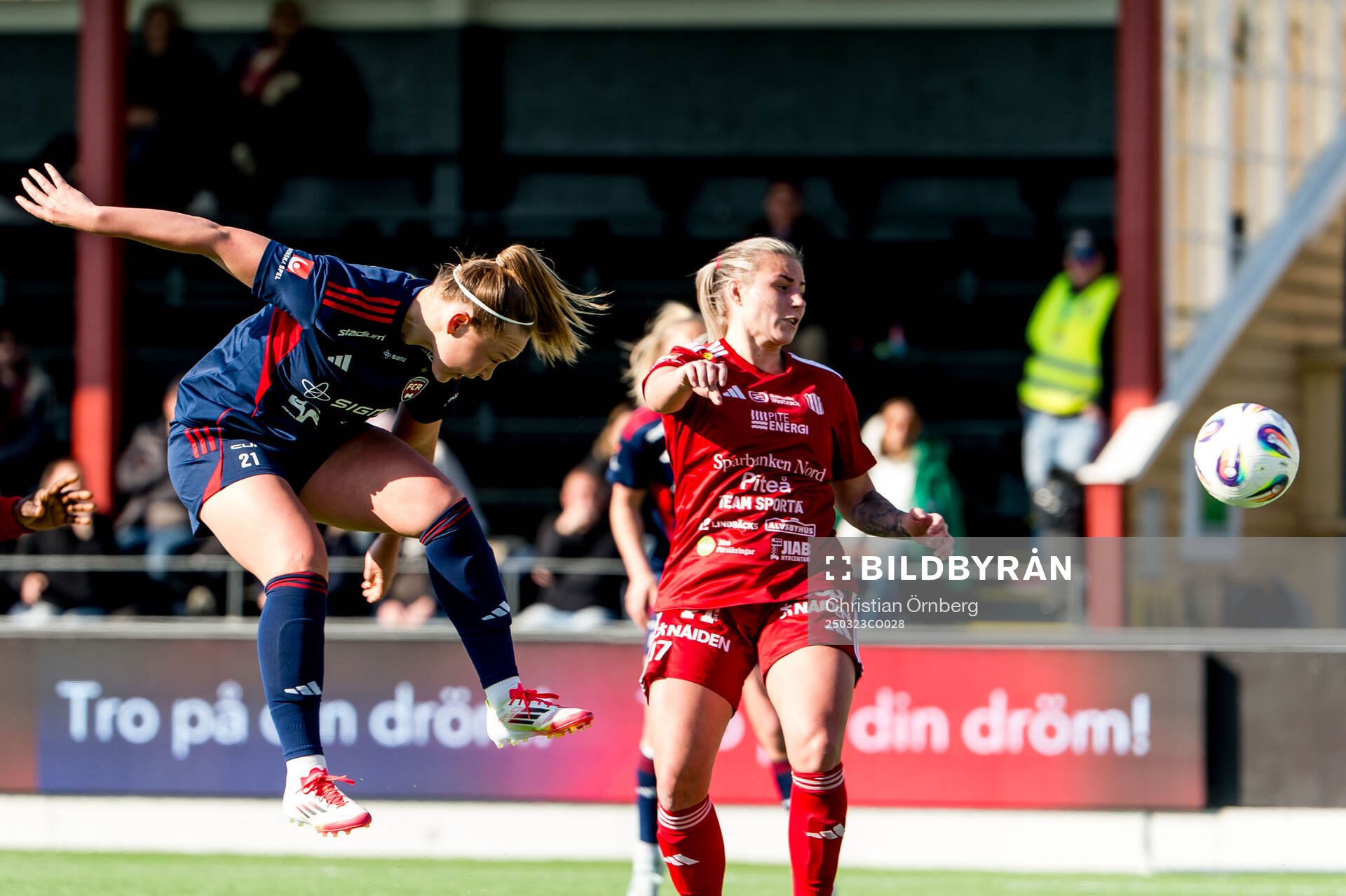 Rosengårds Oona Sevenius och Piteås Selina Henriksson