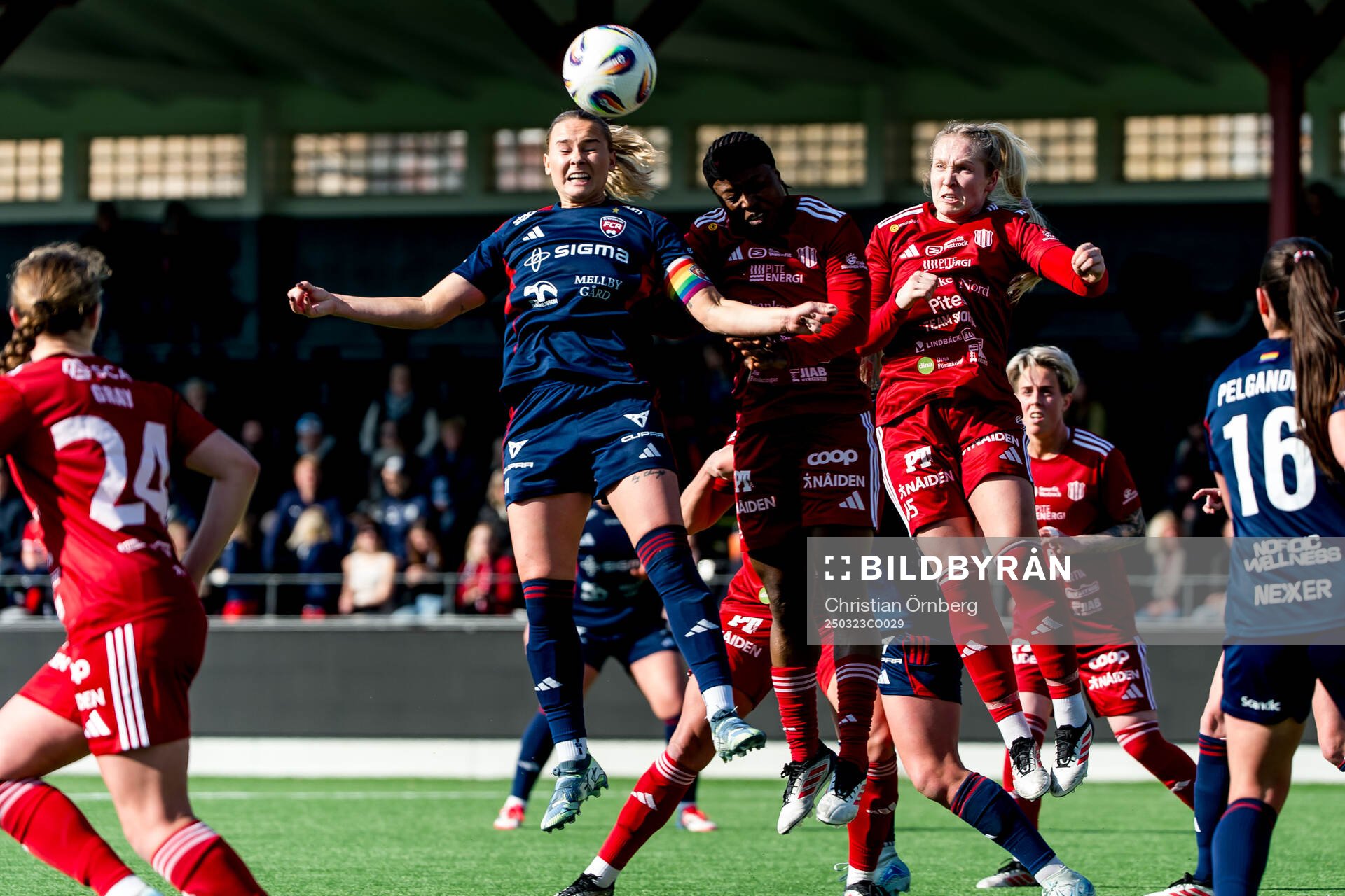 Rosengårds Emma Jansson och Piteås Faith Ikidi Michael