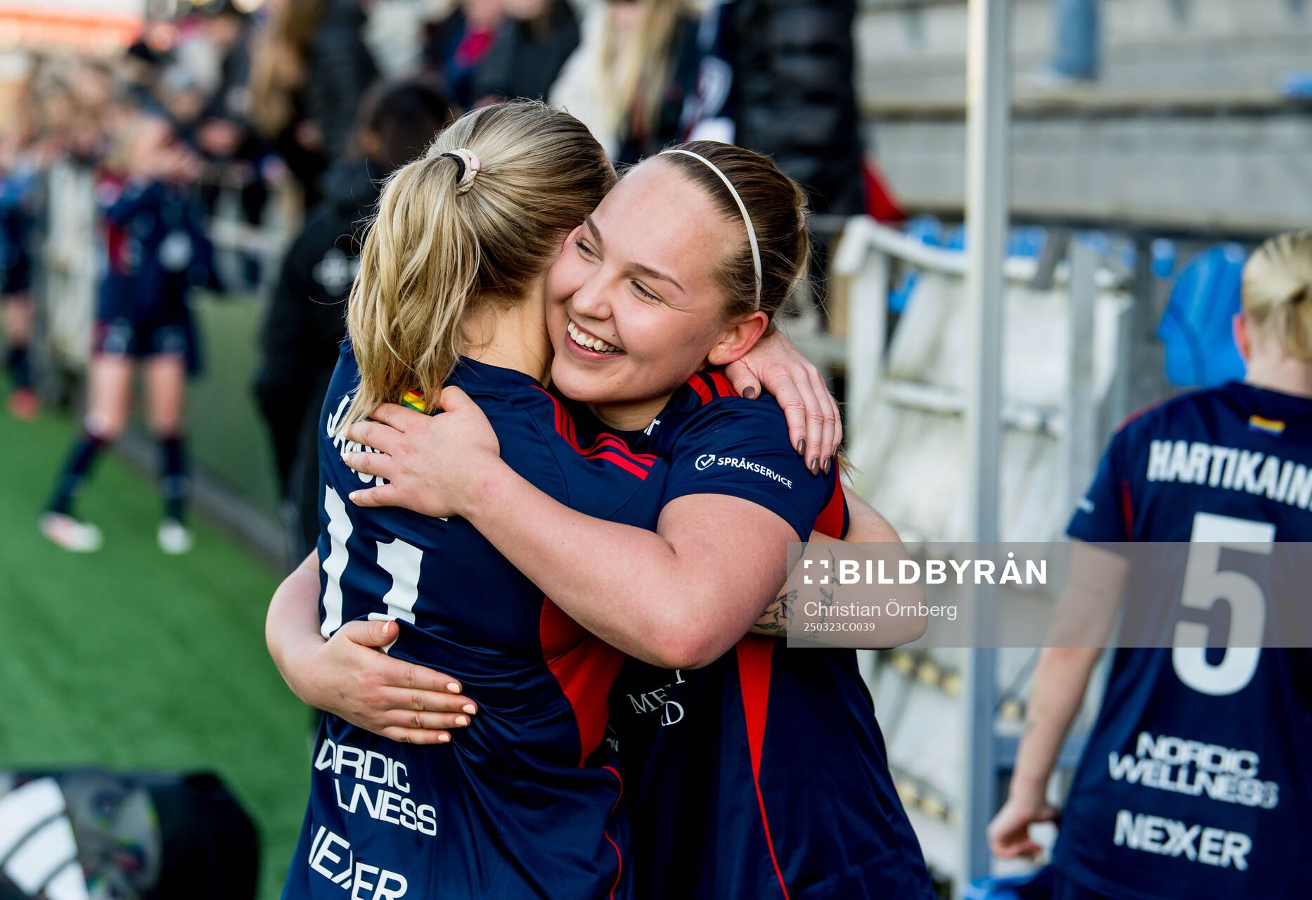 Rosengårds Emma Jansson och Oona Sevenius jublar