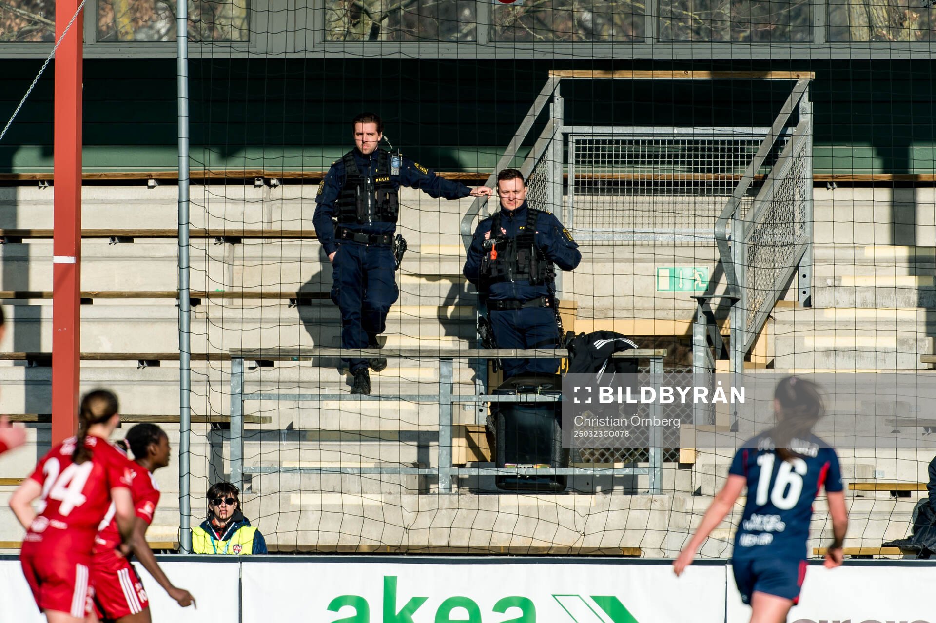 Poliser på plats