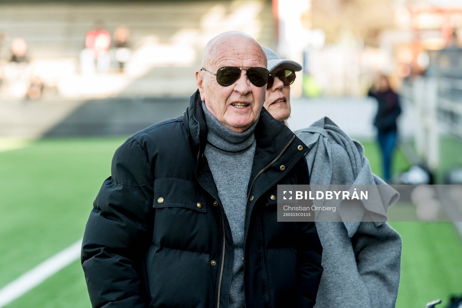 Rosengårds Erling Nilsson och Barbro Nilsson tackas av