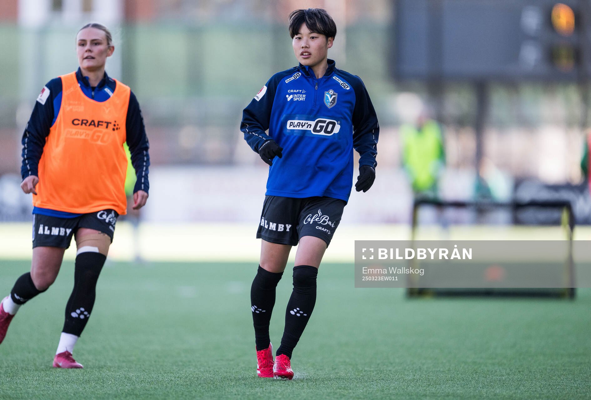 Växjö DFFs Suzu Amano inför fotbollsmatchen i Damallsvenskan mellan Hammarby och Växjö DFF den 23 mars 2025 i Stockholm. 