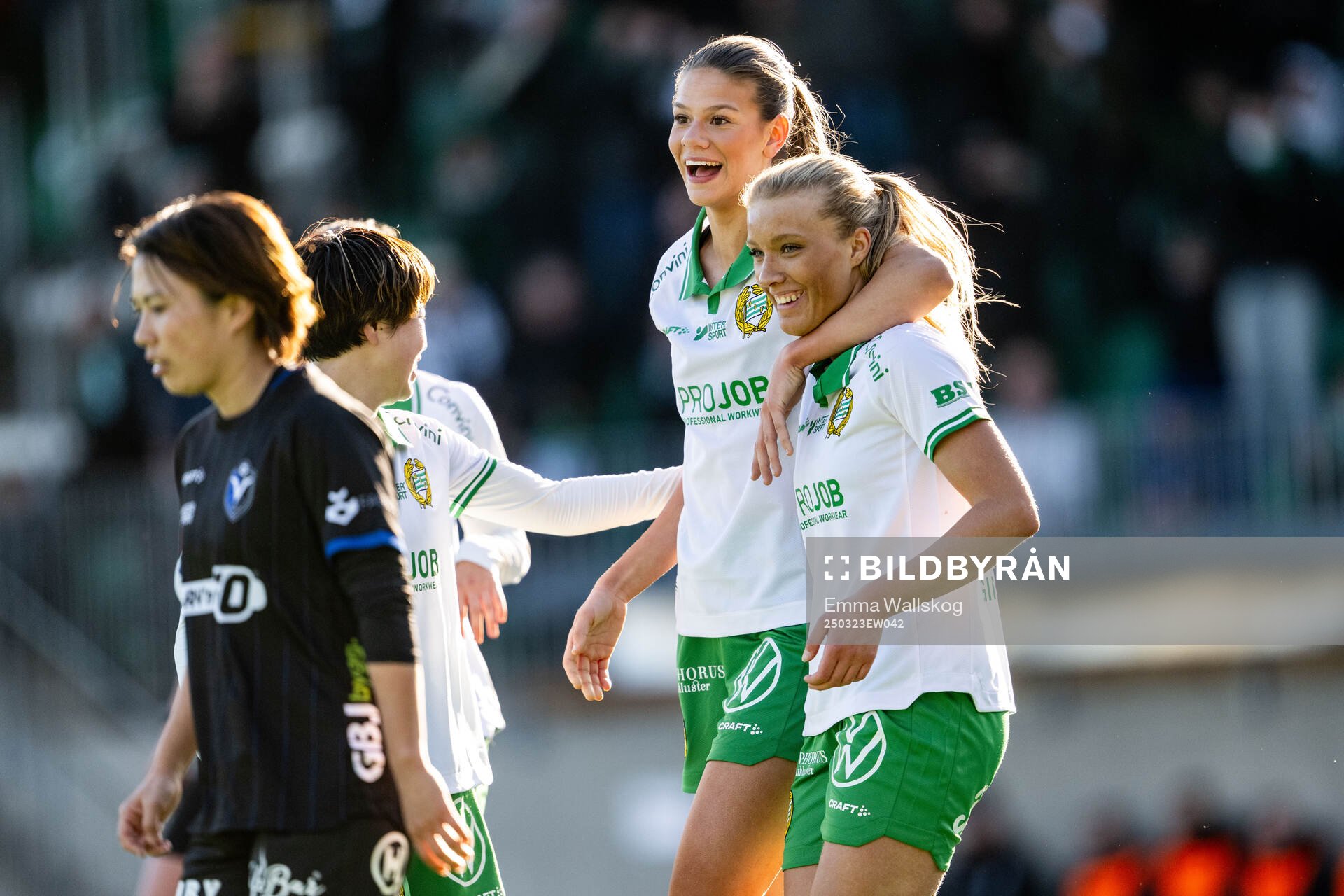 Hammarbys Smilla Holmberg jublar med Bella Andersson