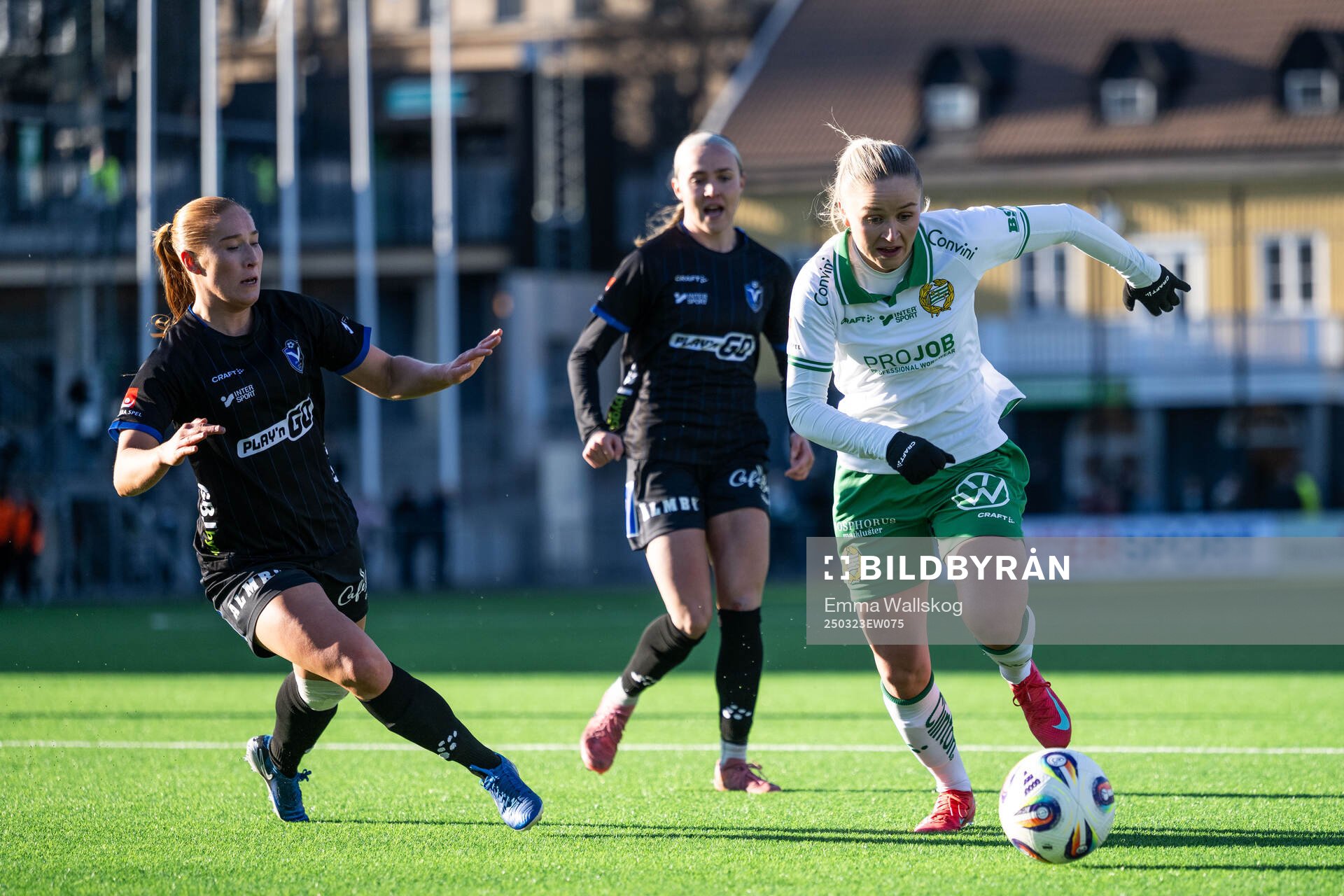 Växjö DFFs Tilde Johansson och Hammarbys Anna Jøsendal