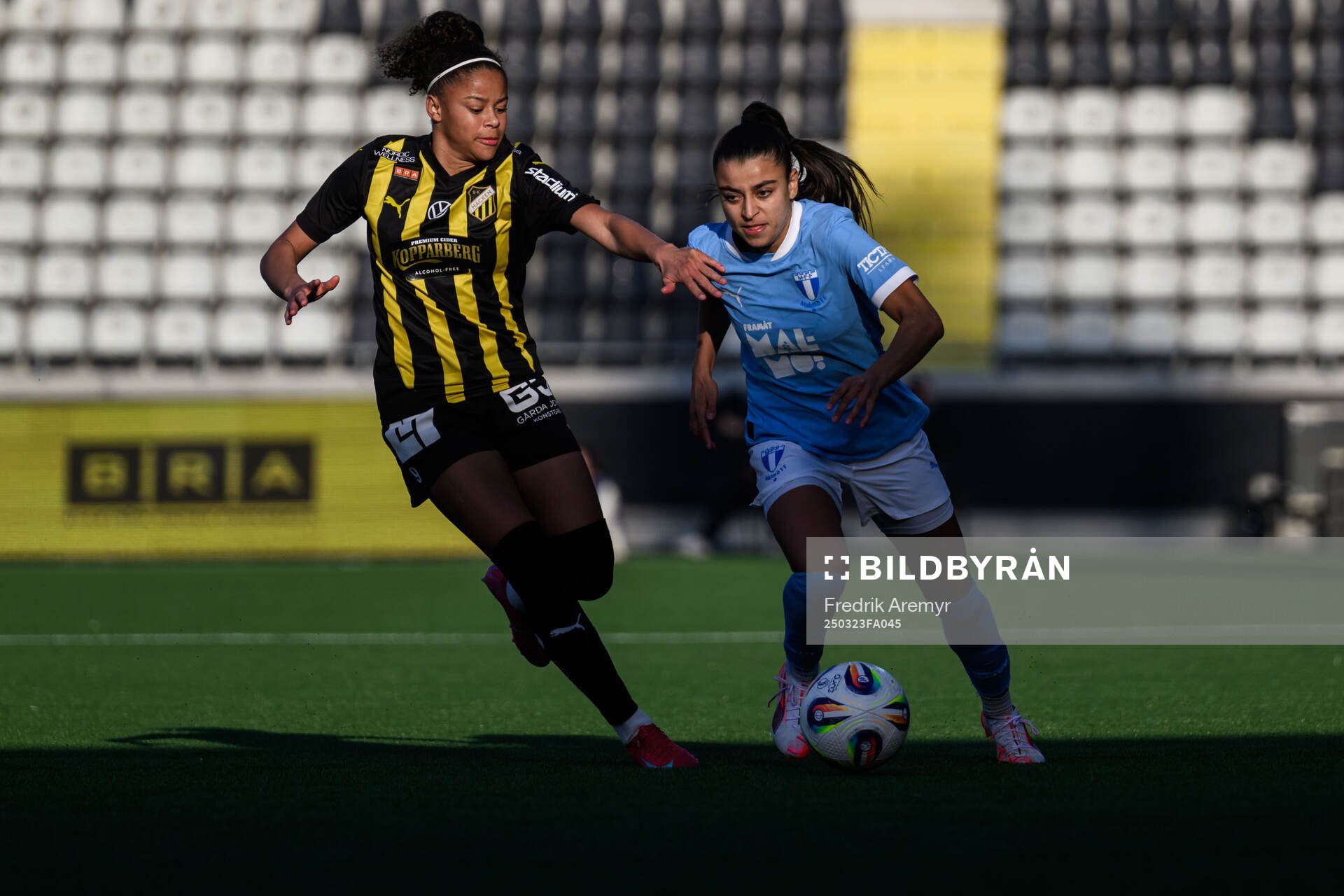 Häckens Felicia Schröder och Malmös Inés Belloumou