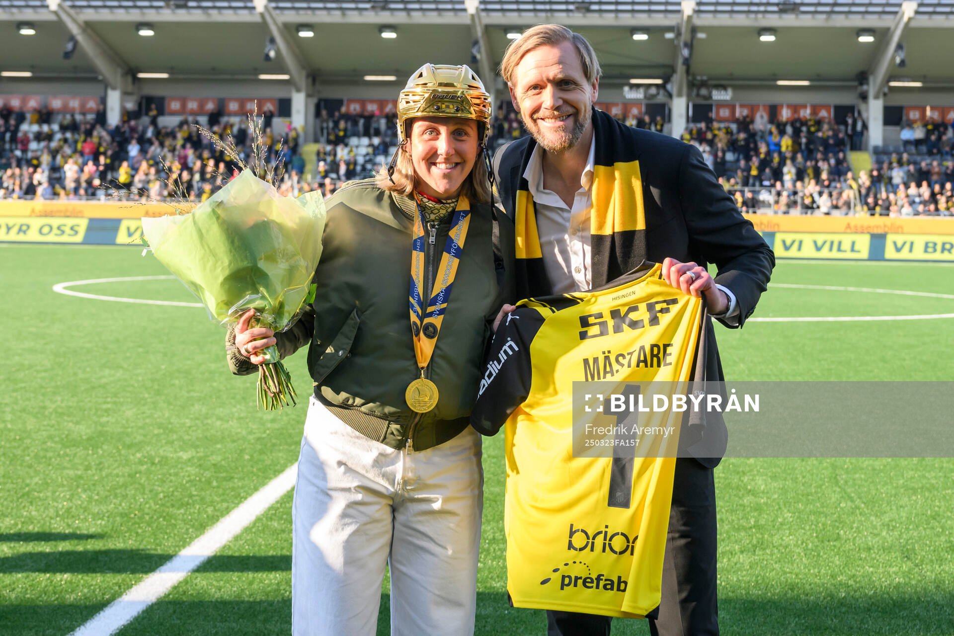 Frölundas lagkapten Hanna Olsson och Häckens klubbchef