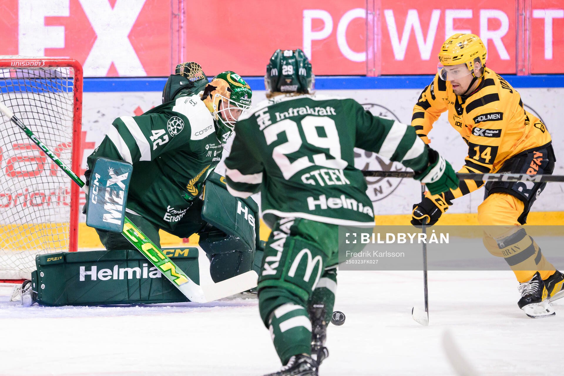 Färjestads målvakt Anders Lindbäck och Skellefteås