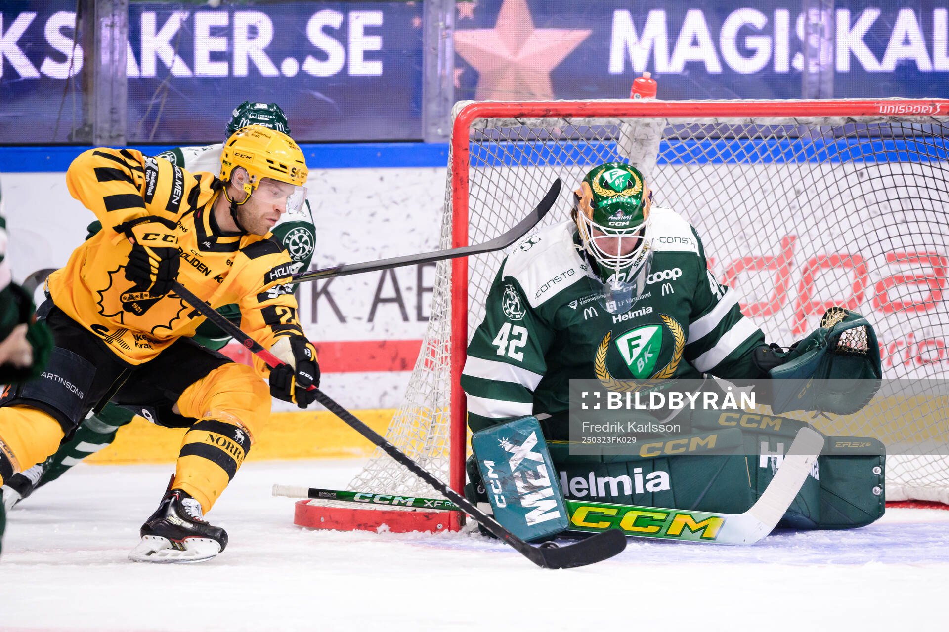 Skellefteås Andreas Johnson och Färjestads målvakt