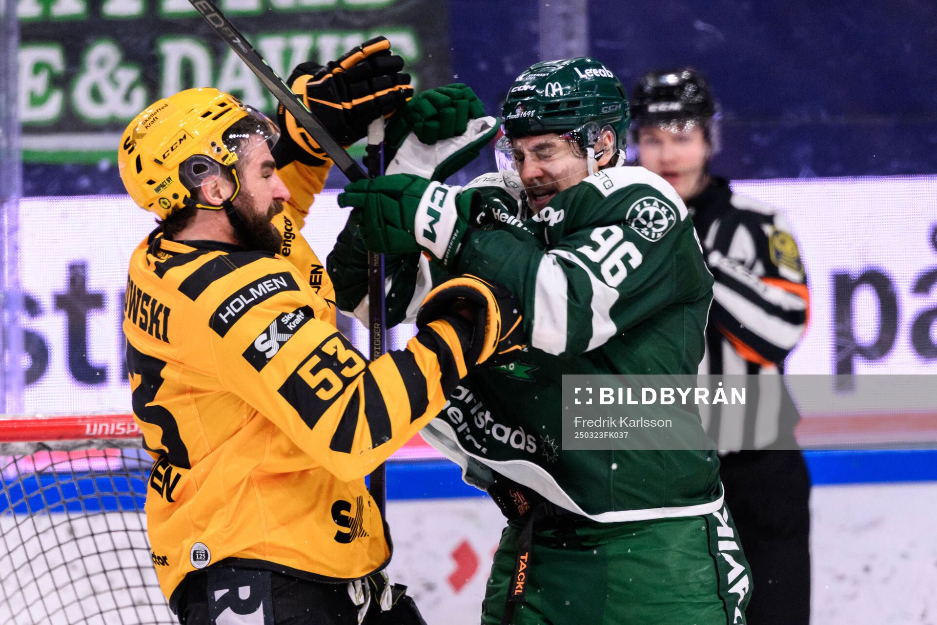 Skellefteås Luke Witkowski och Färjestads David Tomasek
