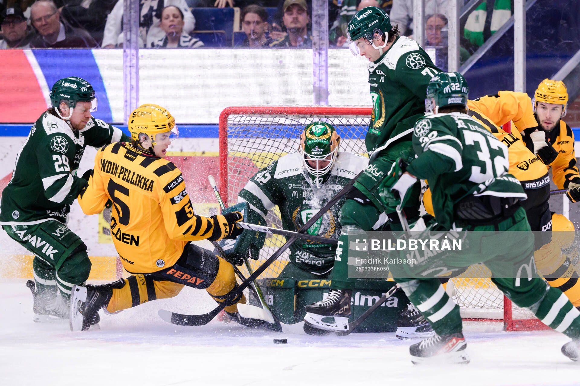 Färjestads Oskar Steen, målvakt Anders Lindbäck och