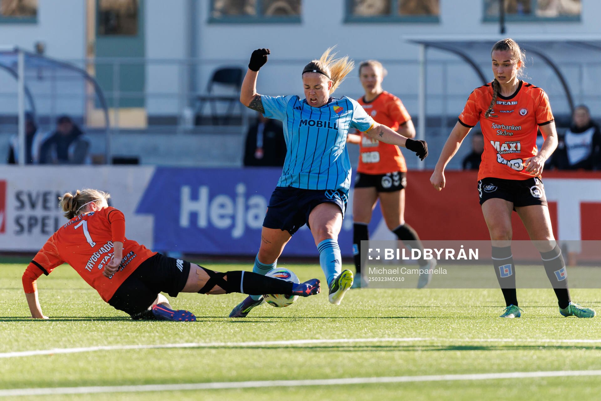 Kristianstads Katla Tryggvadottir och Djurgårdens Therese