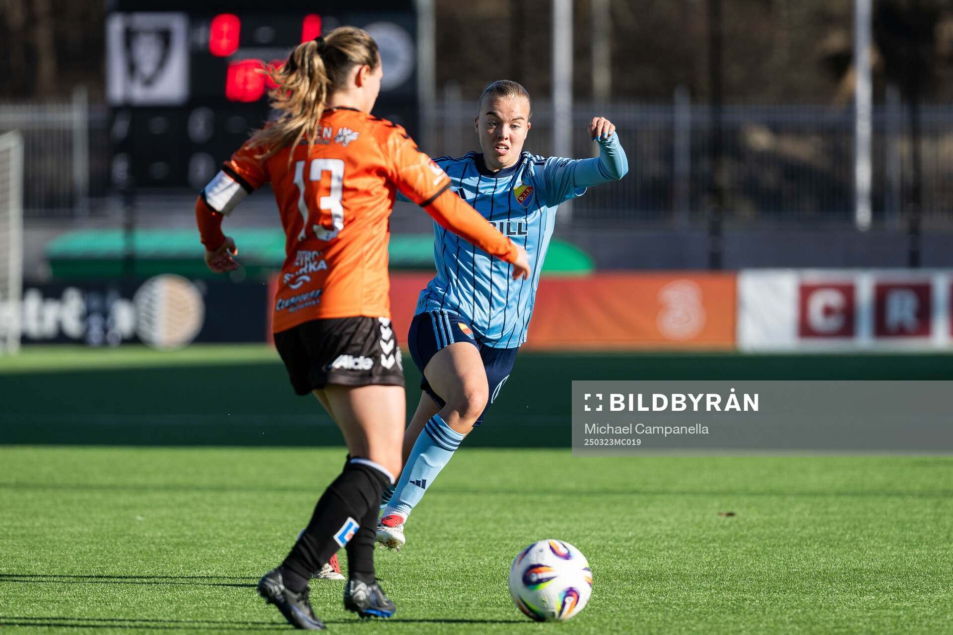 Kristianstads Emma Petrovic och Djurgårdens Elin Westlund