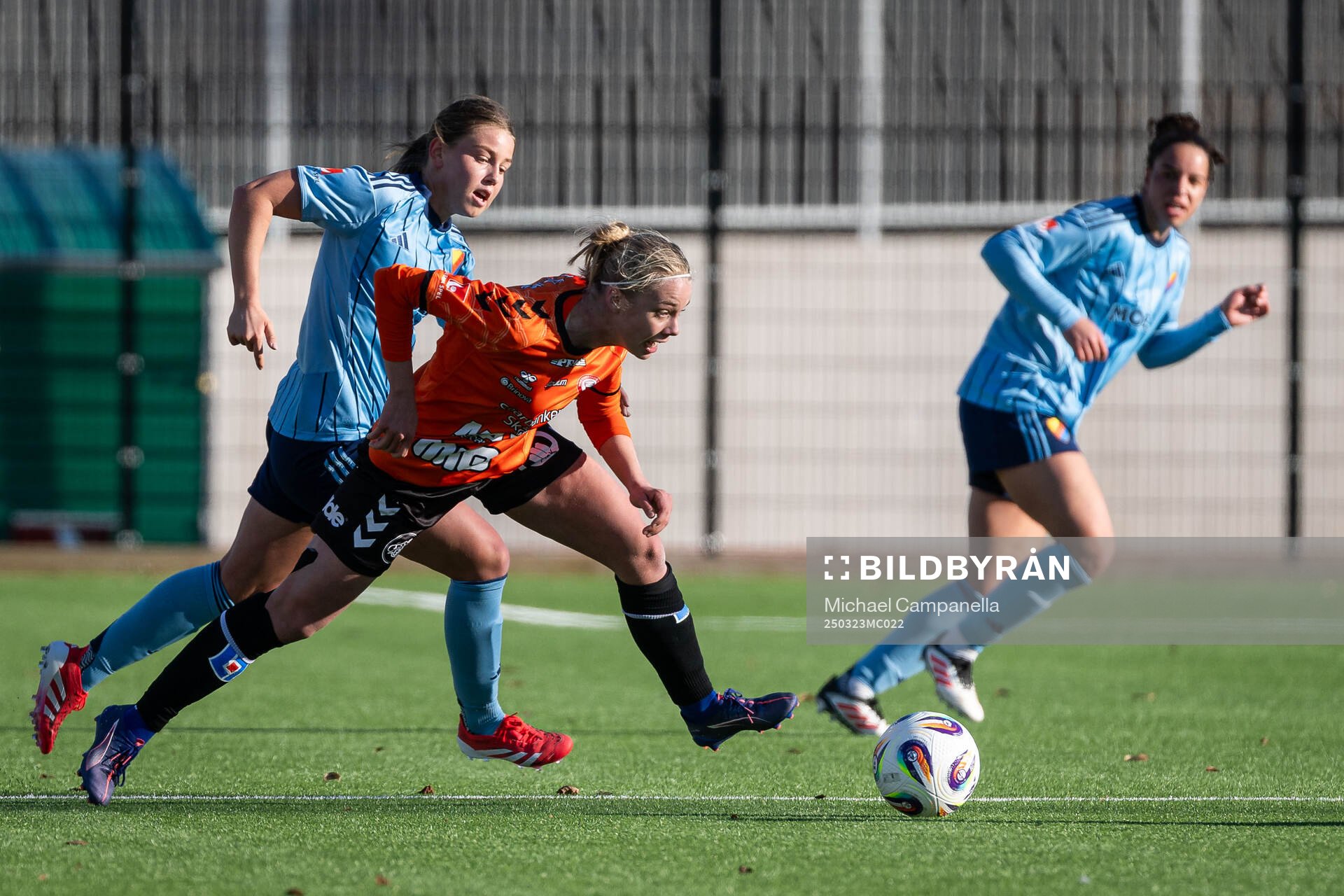 Kristianstads Katla Tryggvadottir och Djurgårdens Elsa