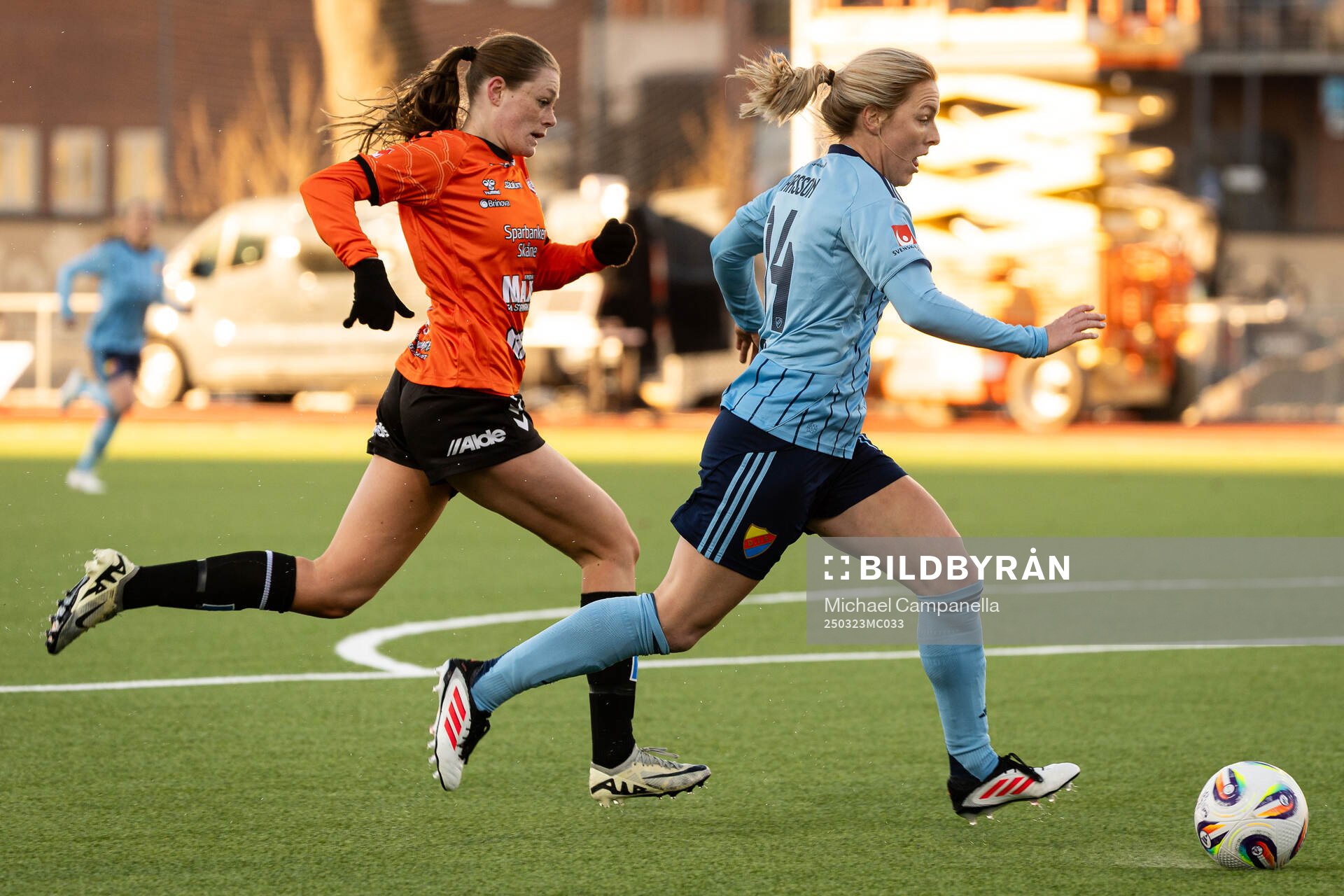 Djurgårdens Mimmi Larsson och Kristianstads Sofia Reidy