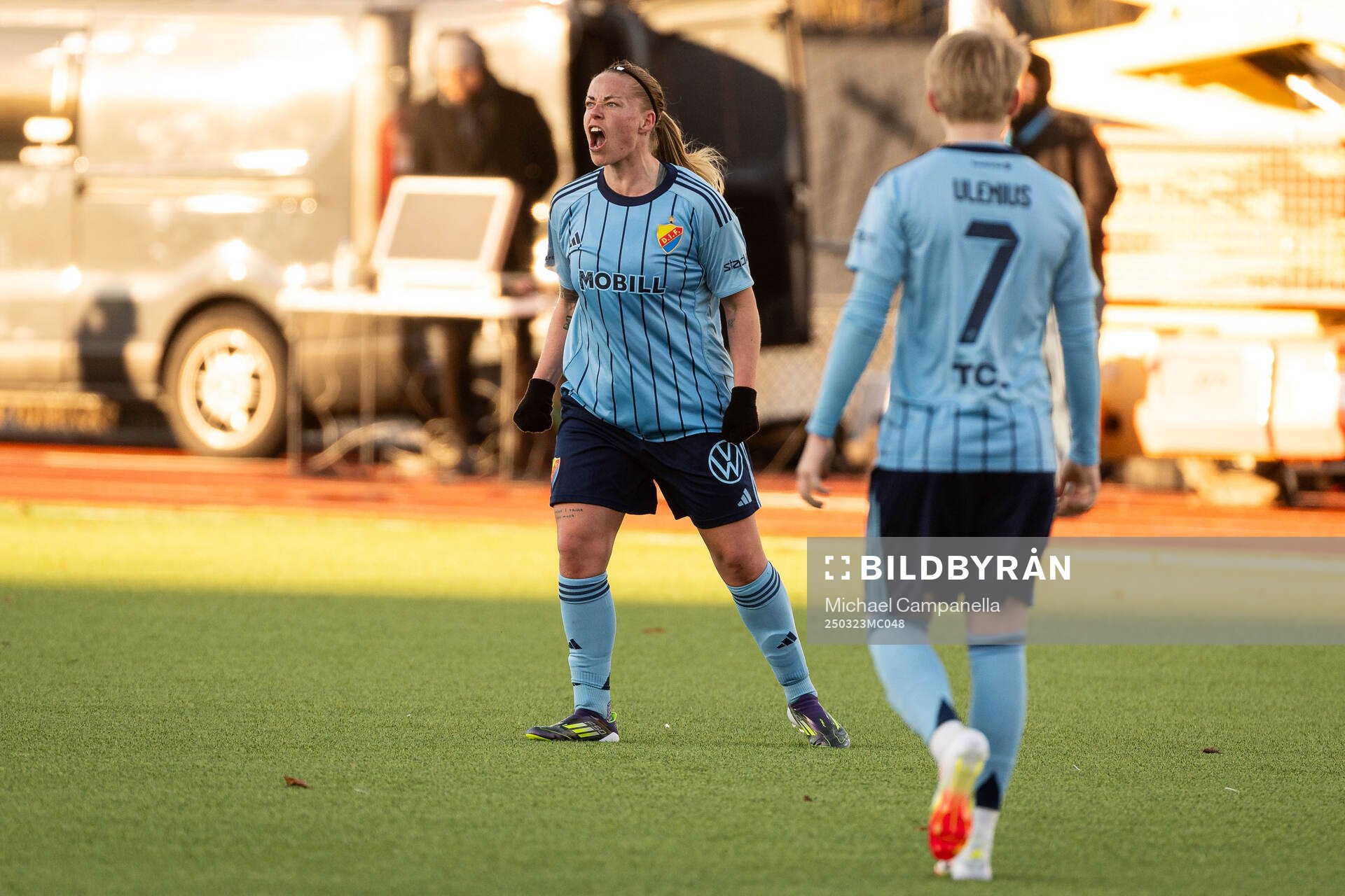 Djurgårdens Therese Åsland jublar