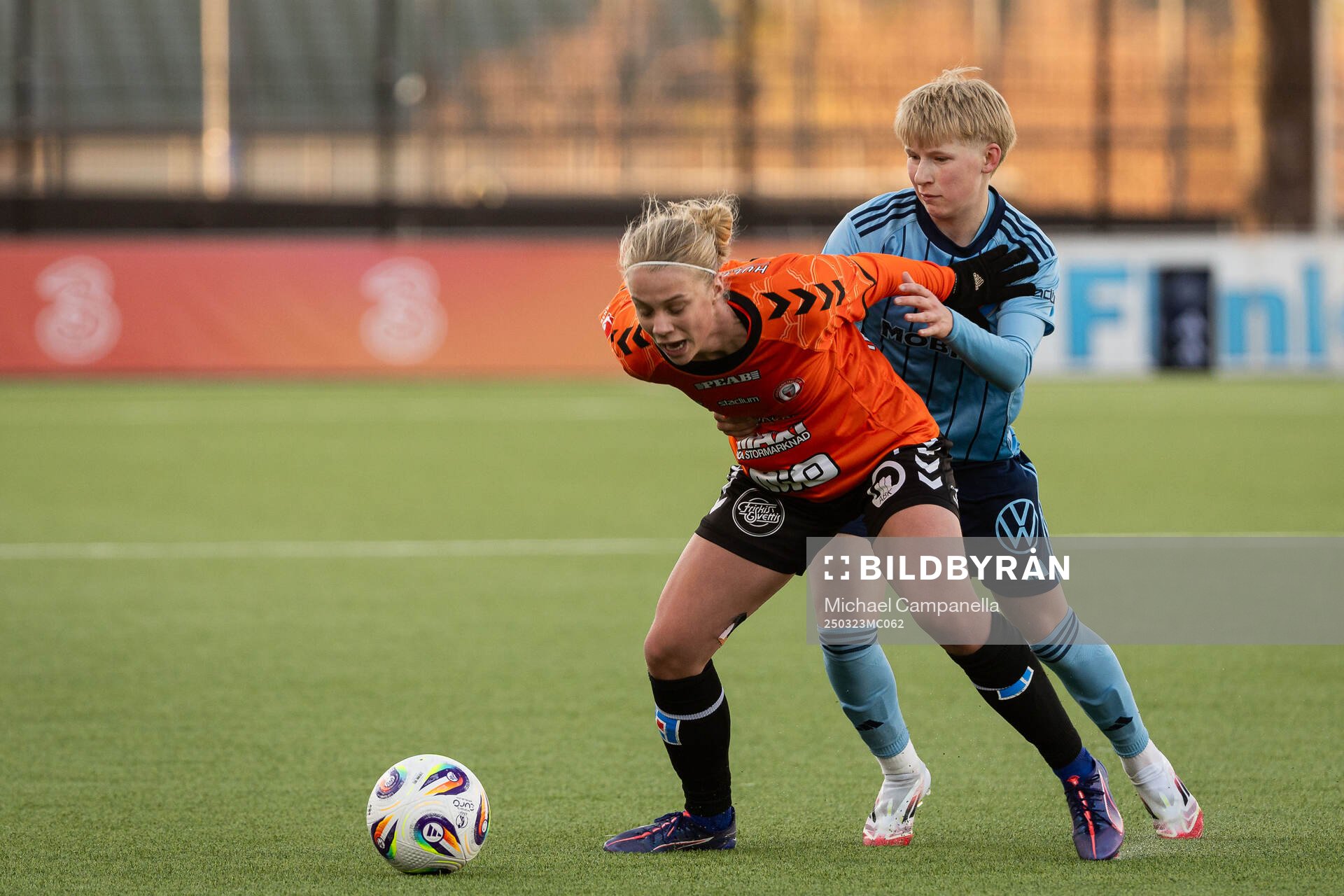 Kristianstads Katla Tryggvadottir och Djurgårdens Olivia