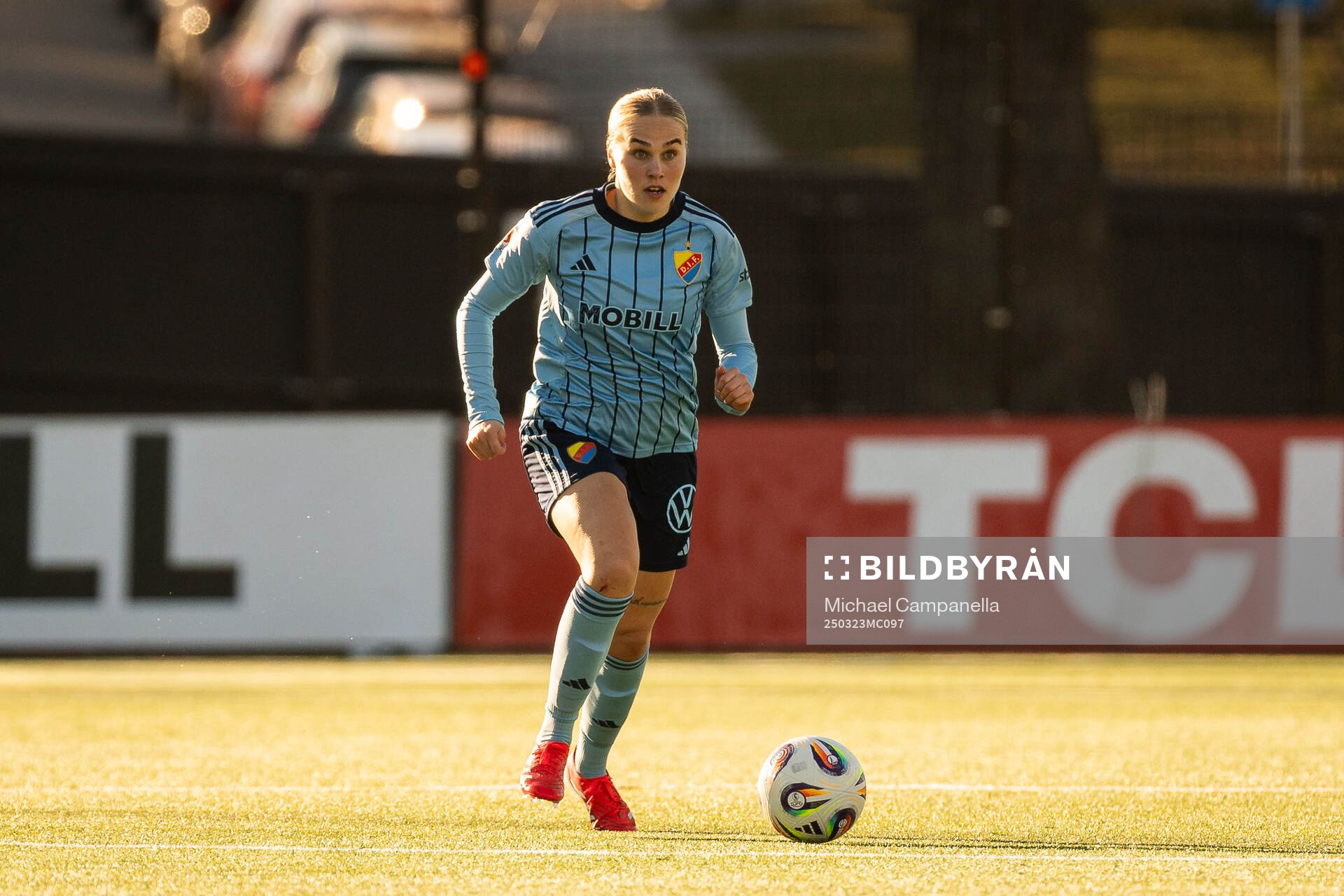 Djurgårdens Nanne Ruuskanen under fotbollsmatchen i Damallsvenskan mellan Djurgården och Kristianstad den 23 mars 2025 i Stockholm.